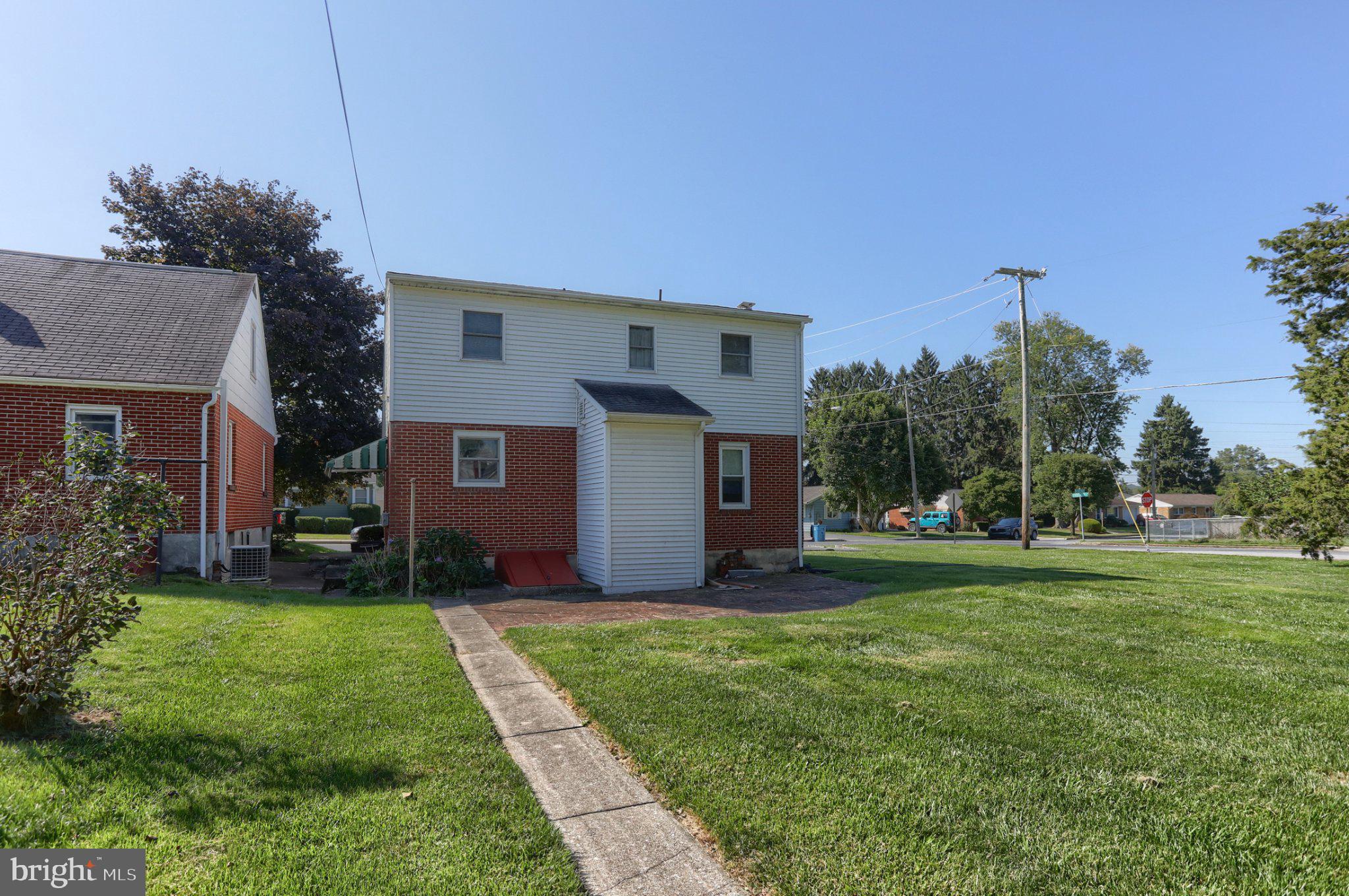 610 W 2ND STREET