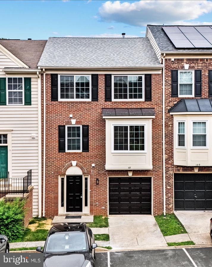 107 W PARK DR