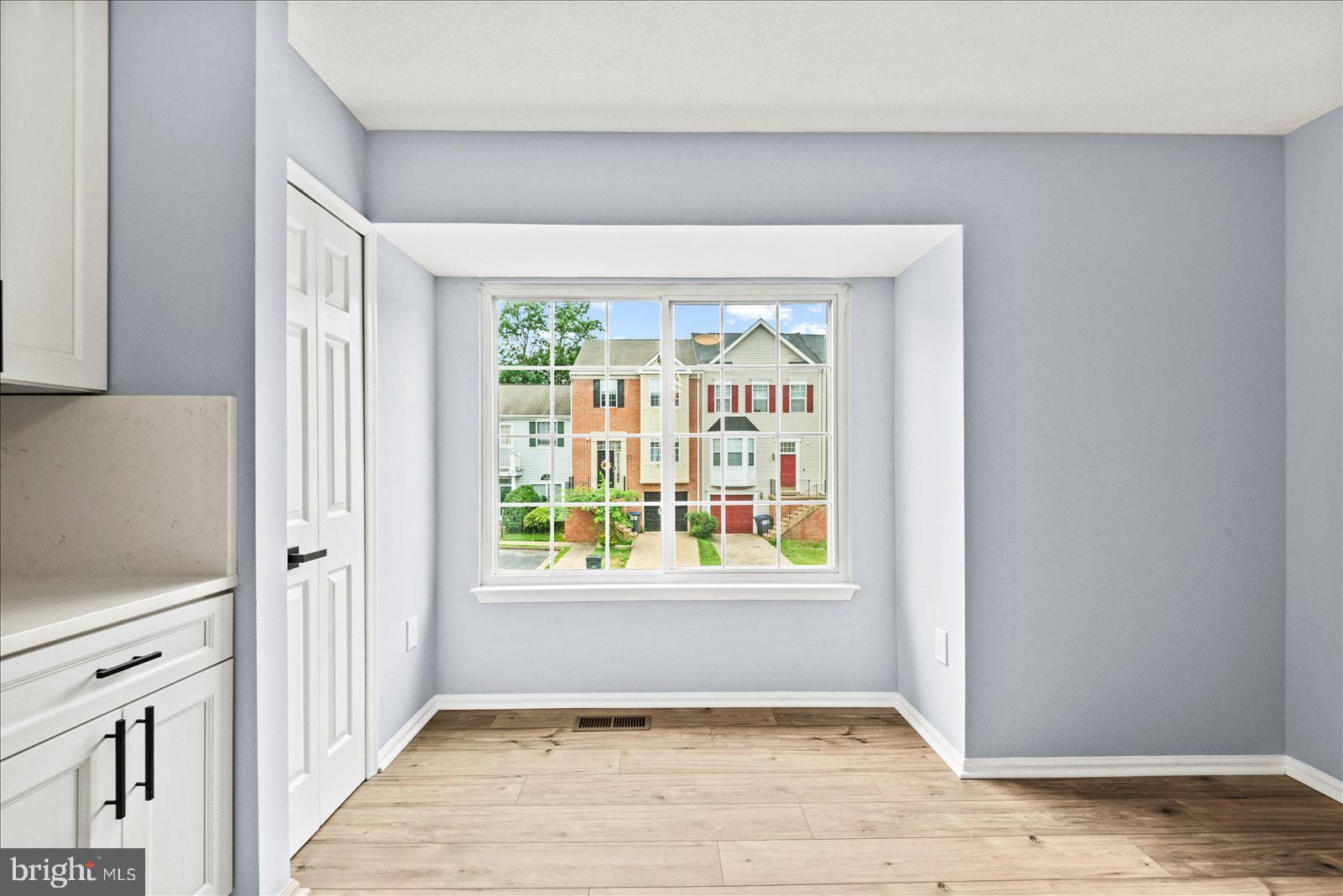 107 W PARK DR