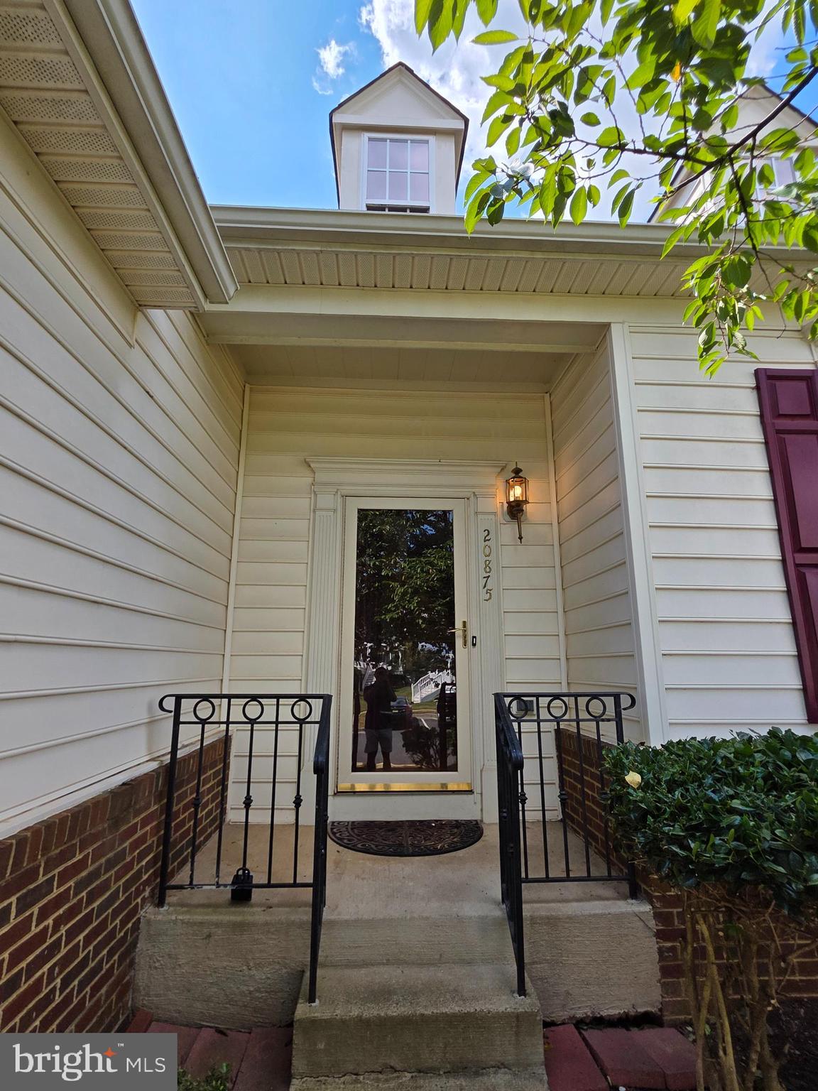 ASHBURN VILLAGE - Residential Lease