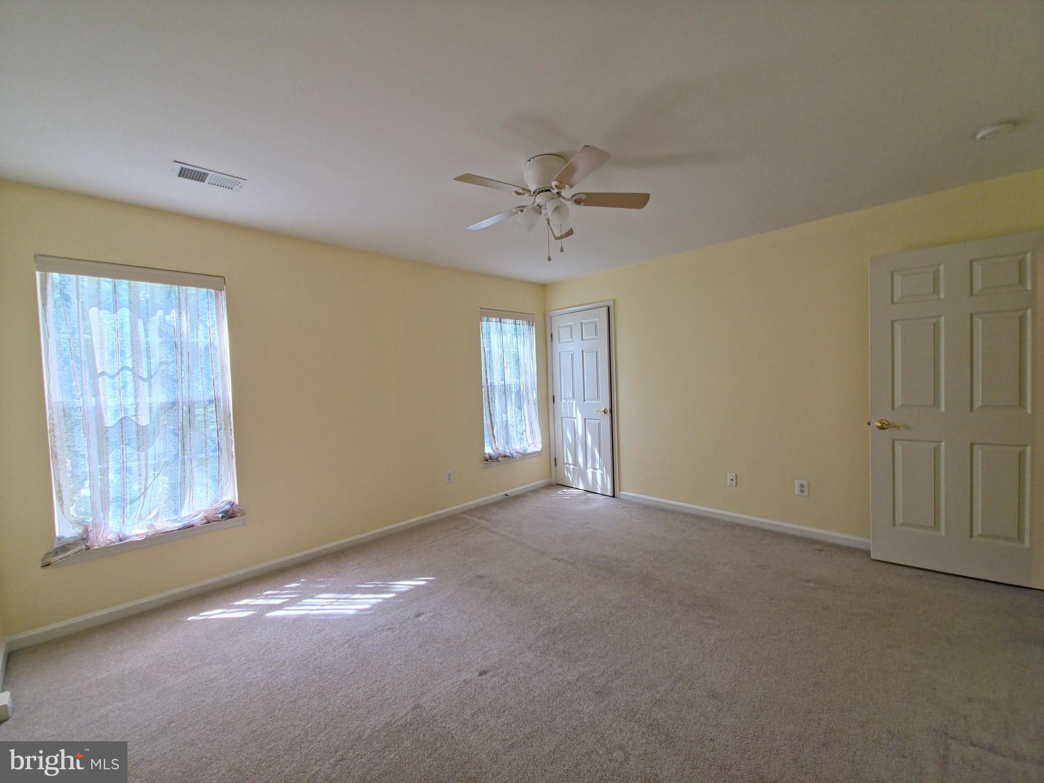 ASHBURN VILLAGE - Residential Lease