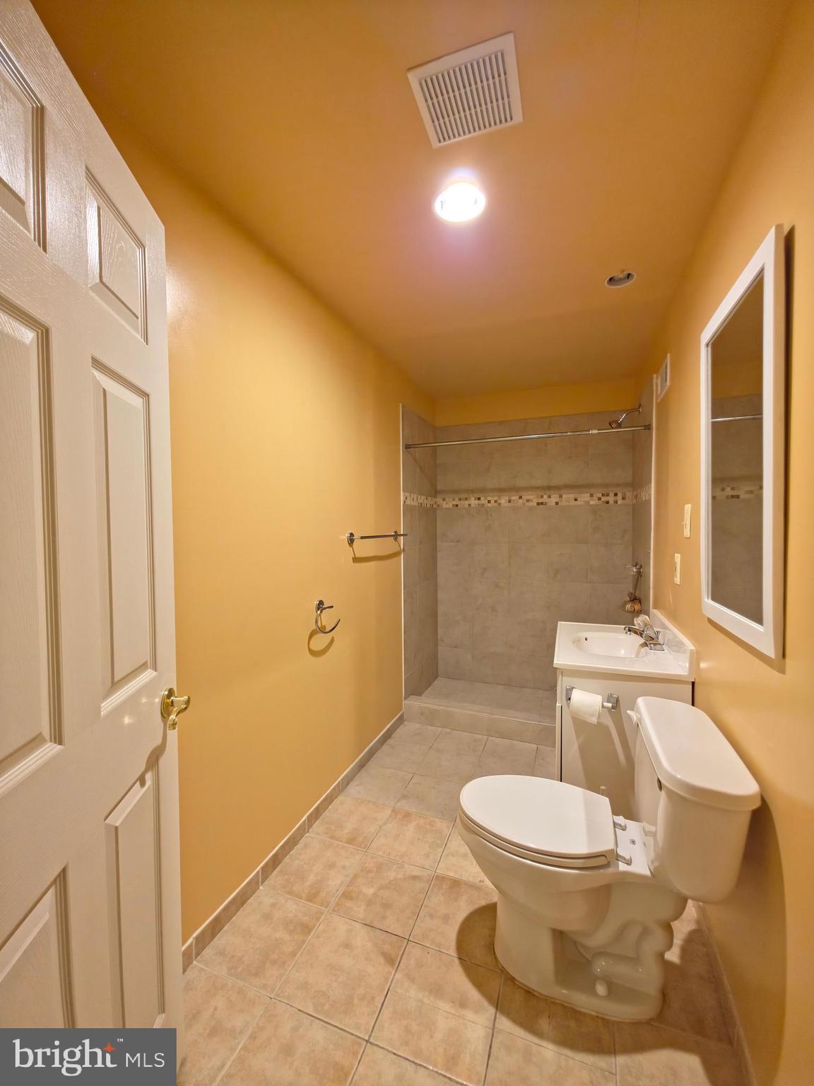 ASHBURN VILLAGE - Residential Lease