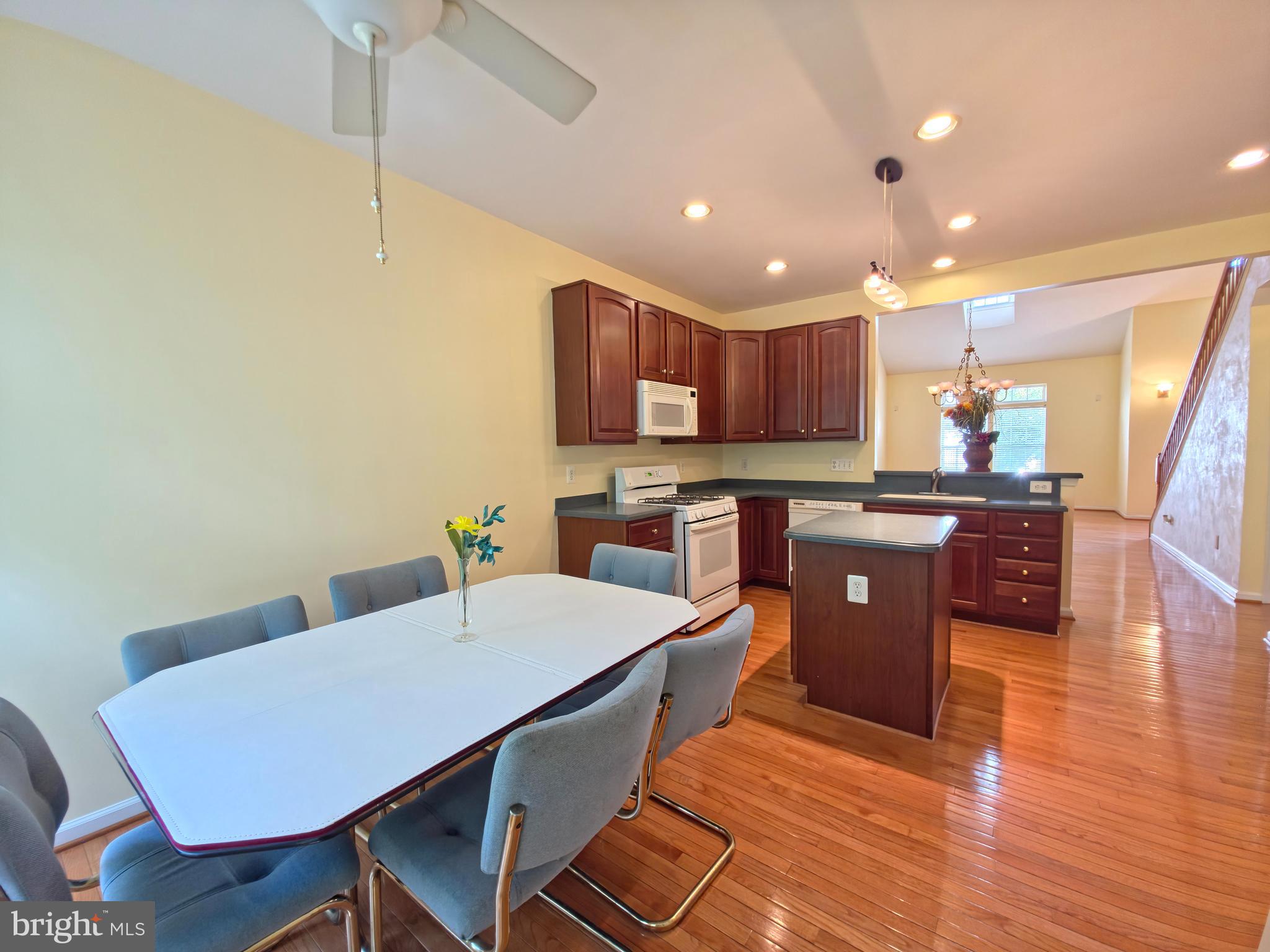 ASHBURN VILLAGE - Residential Lease