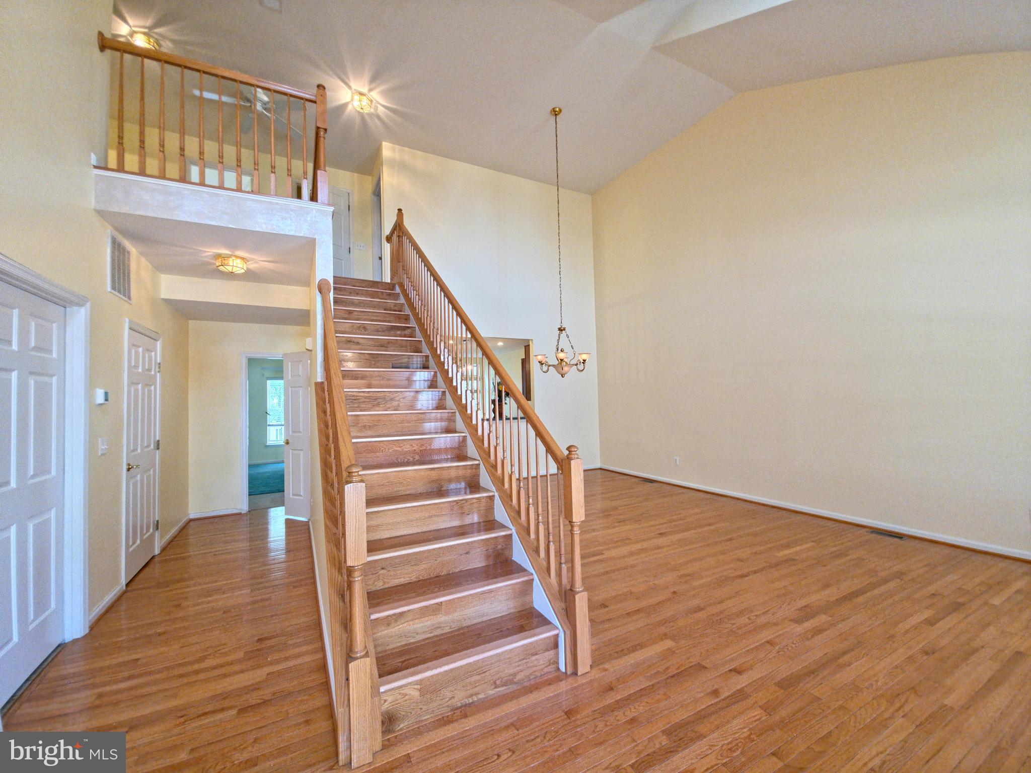 ASHBURN VILLAGE - Residential Lease