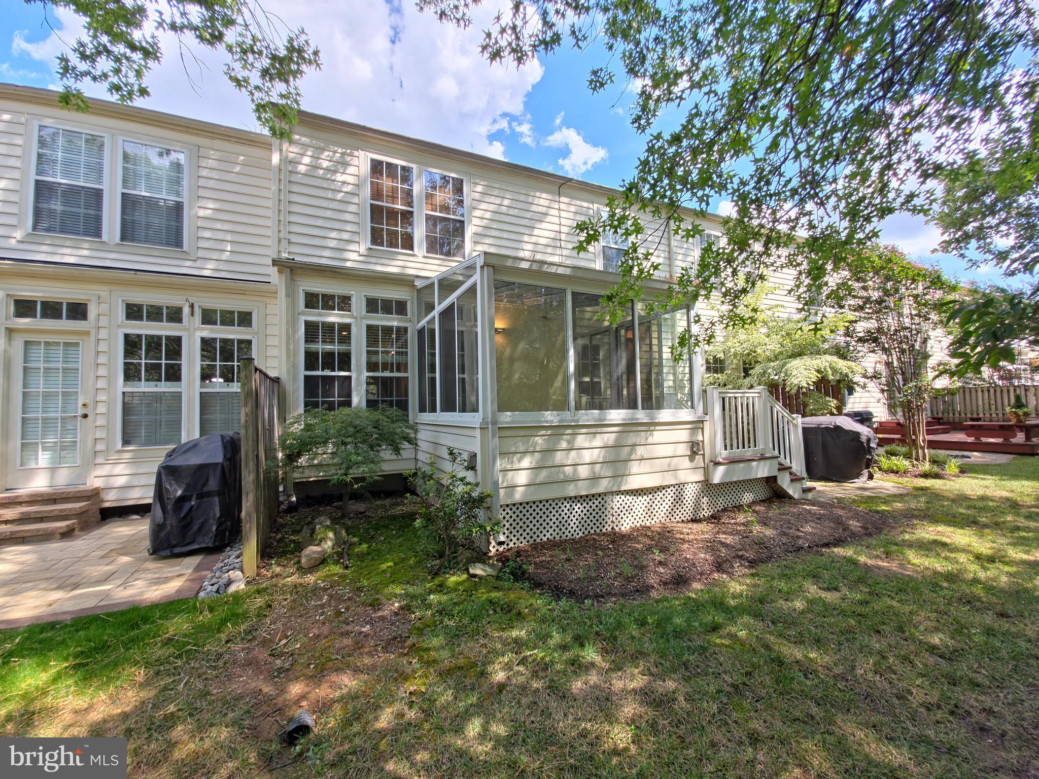 ASHBURN VILLAGE - Residential Lease