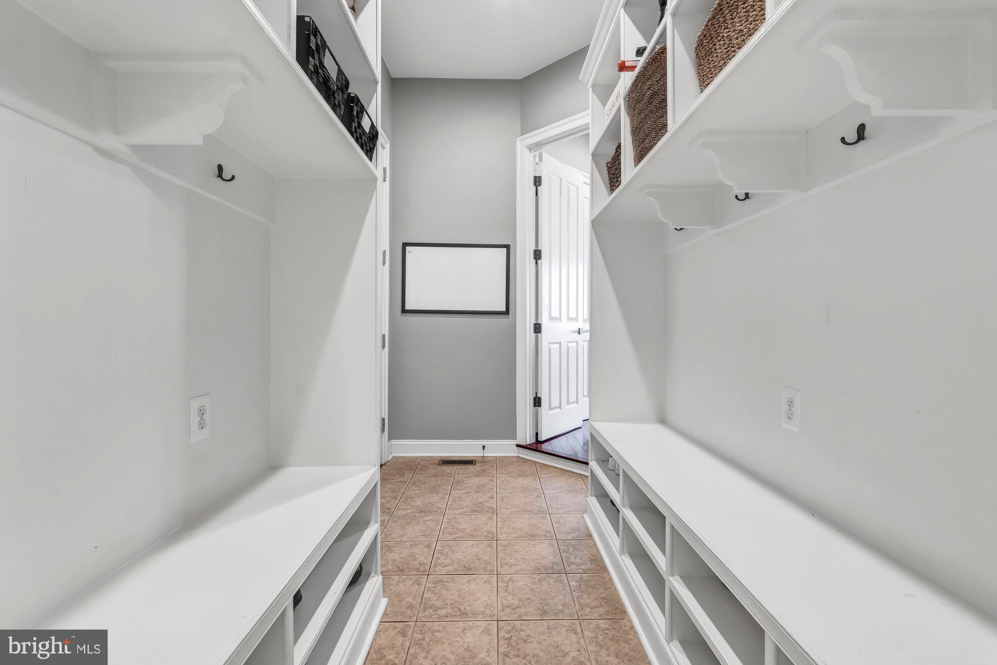 OAKCREST - Residential