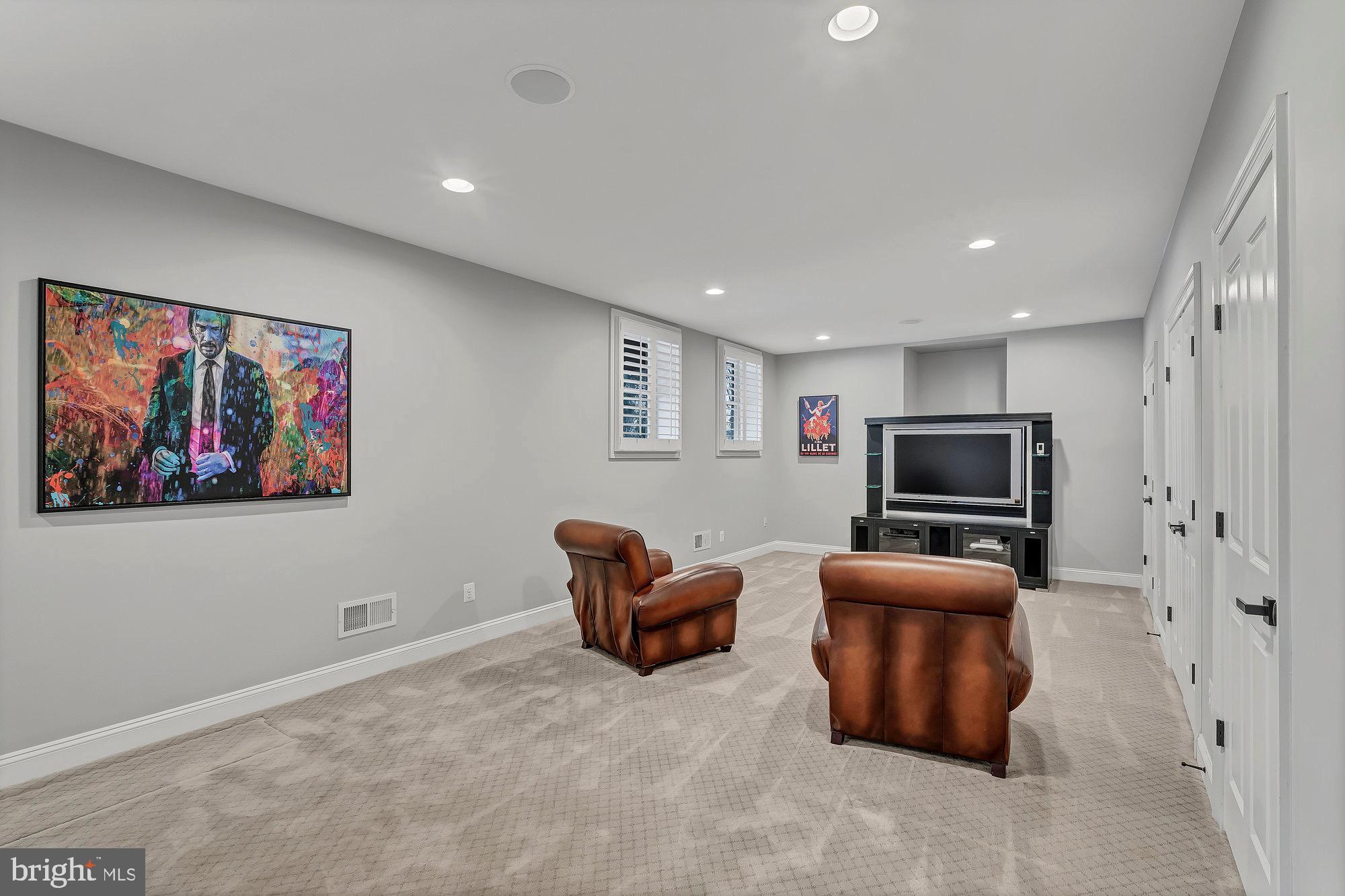 OAKCREST - Residential