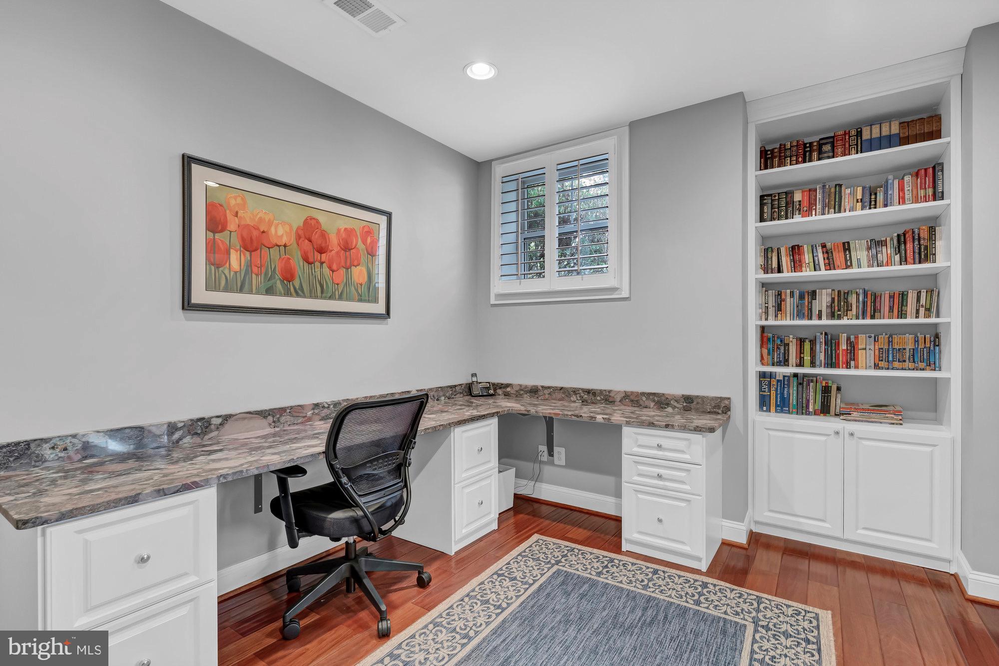 OAKCREST - Residential