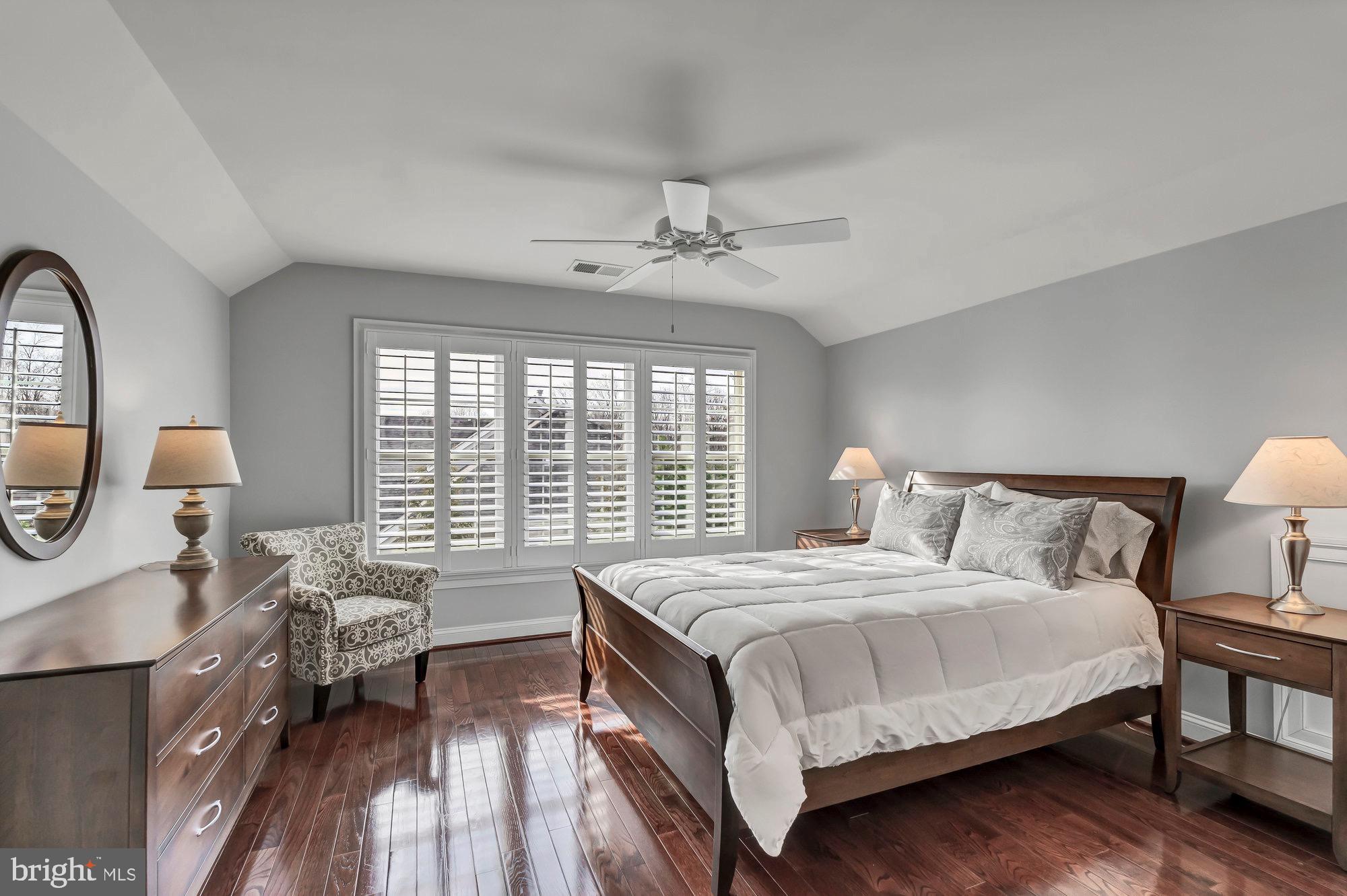 OAKCREST - Residential