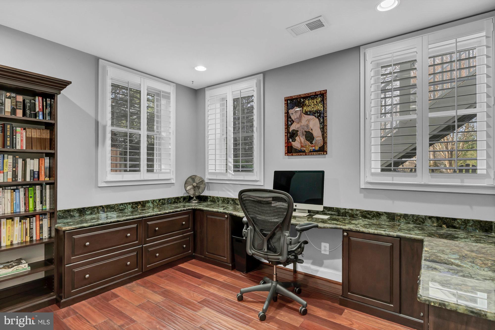 OAKCREST - Residential