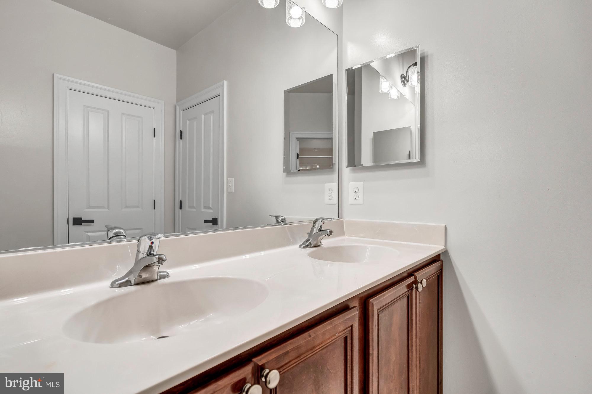 OAKCREST - Residential