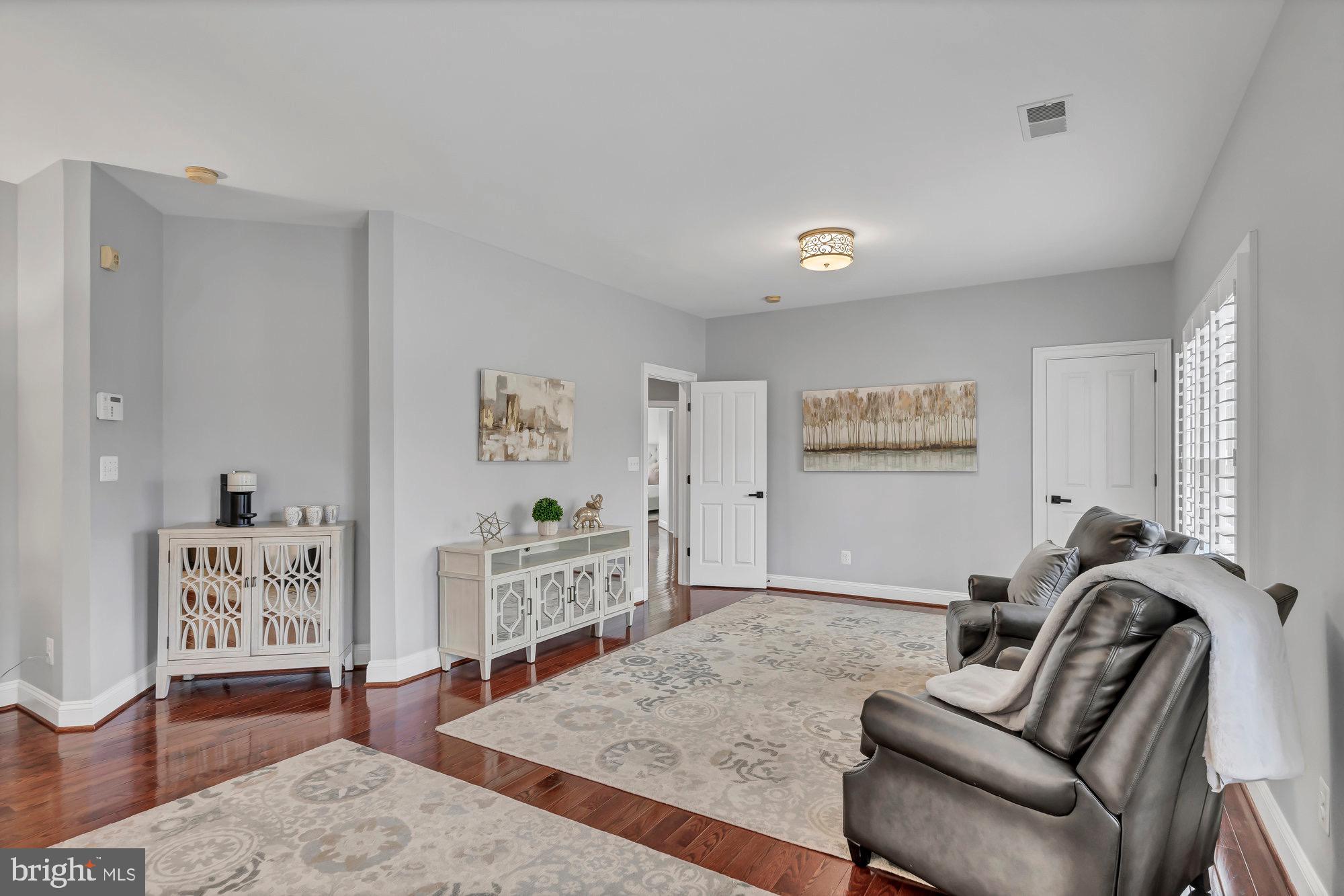 OAKCREST - Residential