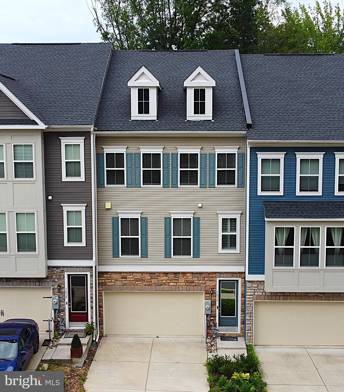 1434 HONEY LOCUST DRIVE