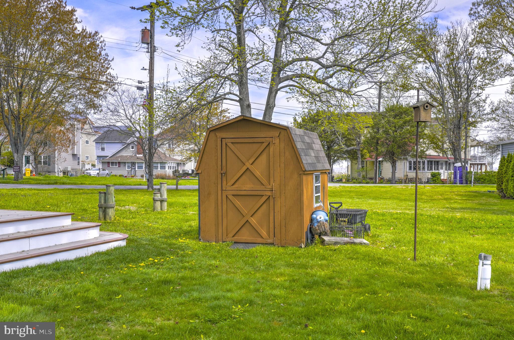 COLUMBIA BEACH - Residential