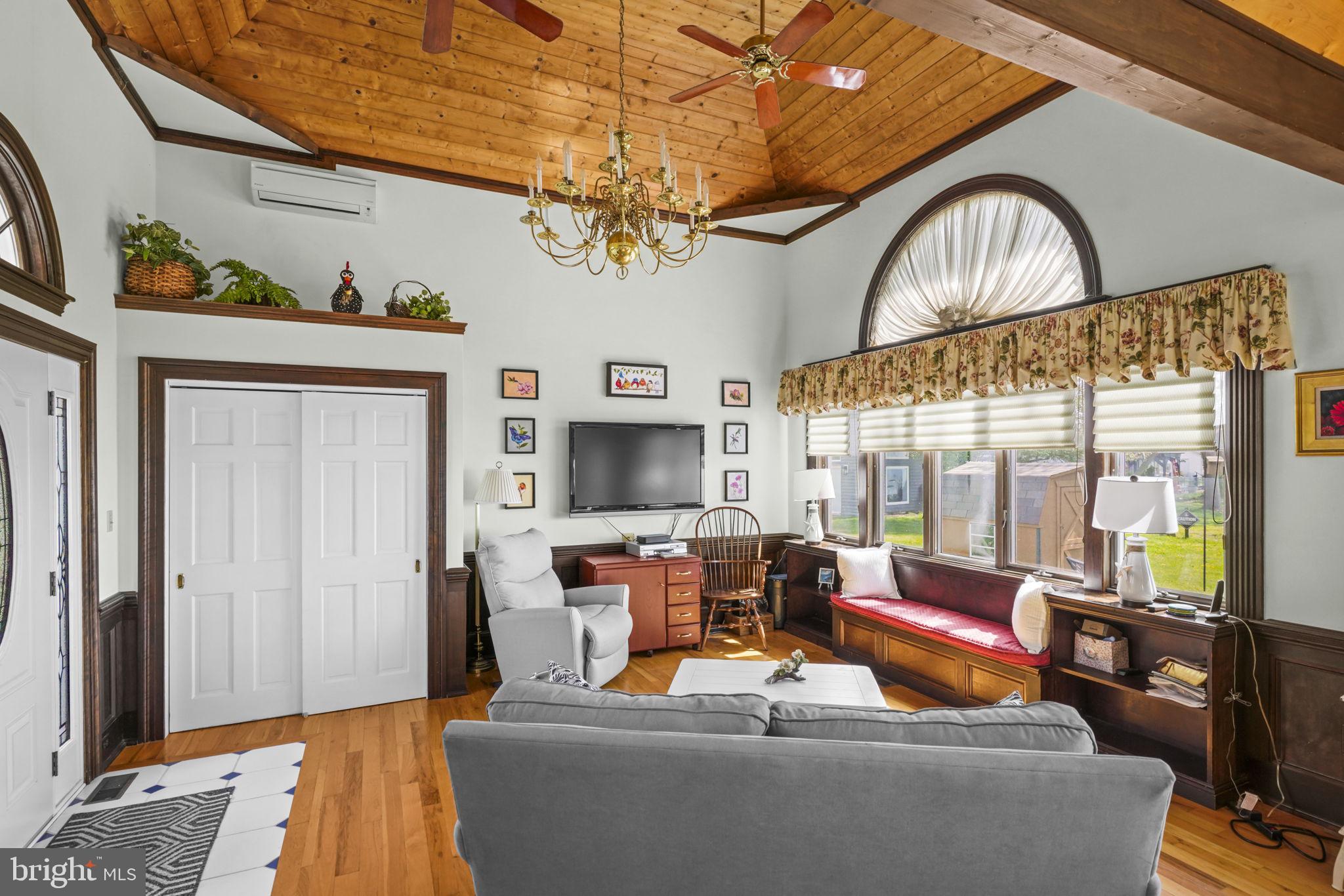 COLUMBIA BEACH - Residential