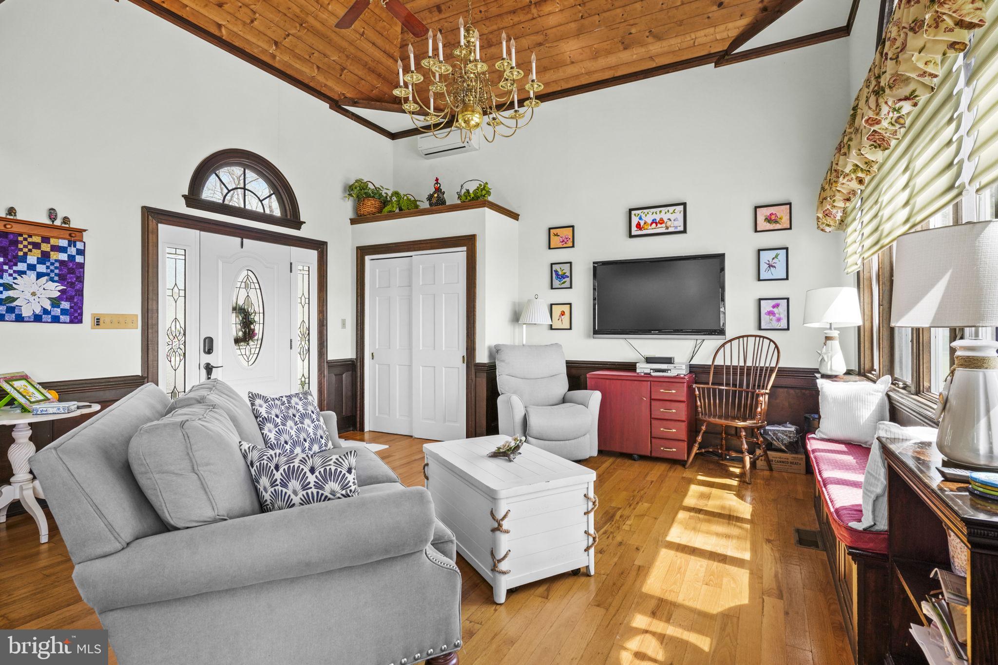 COLUMBIA BEACH - Residential