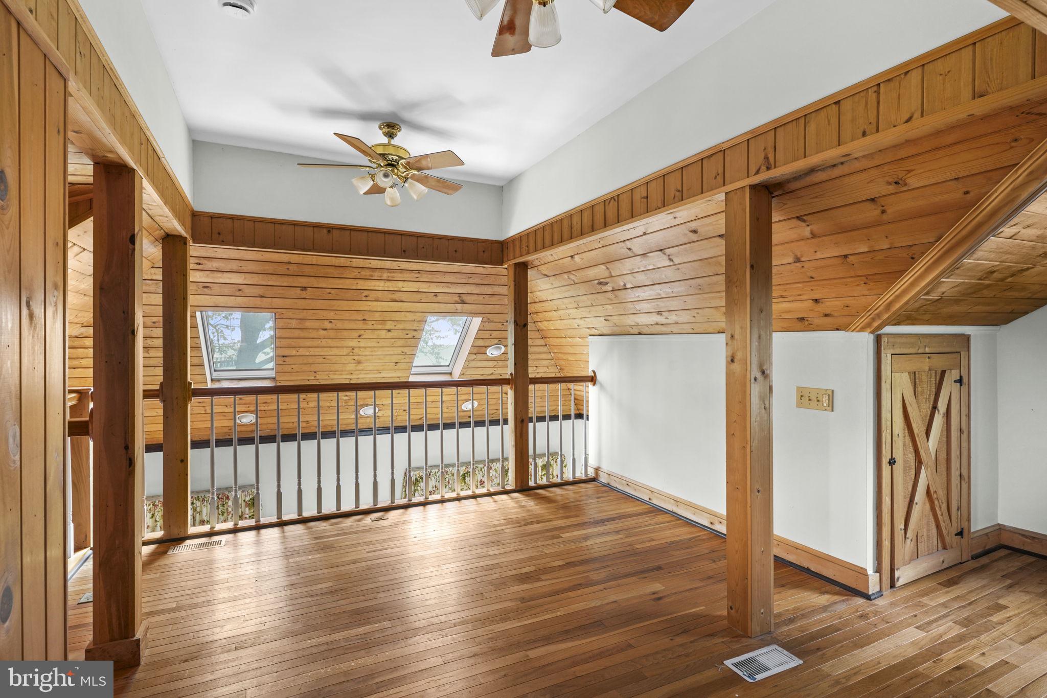 COLUMBIA BEACH - Residential