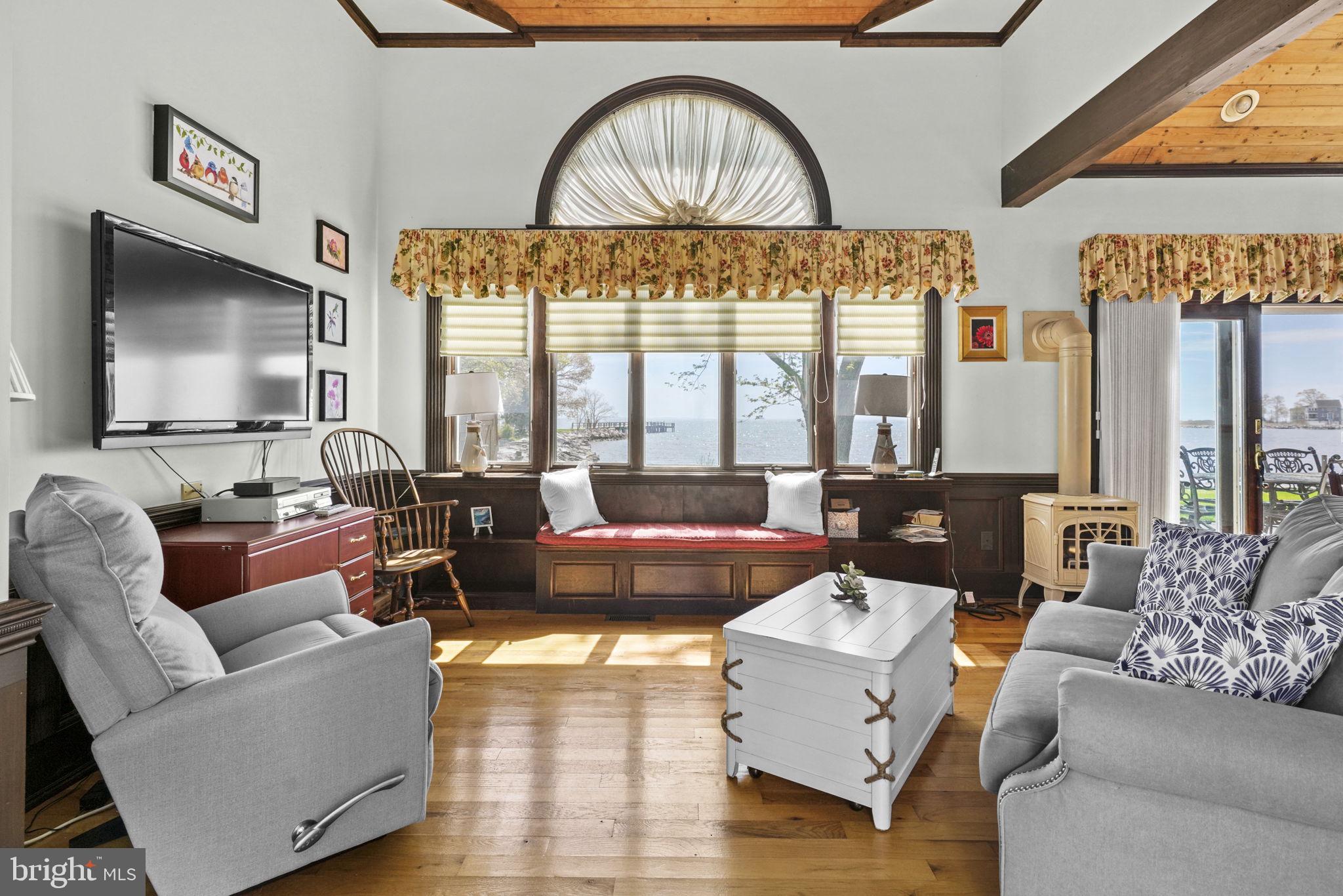 COLUMBIA BEACH - Residential