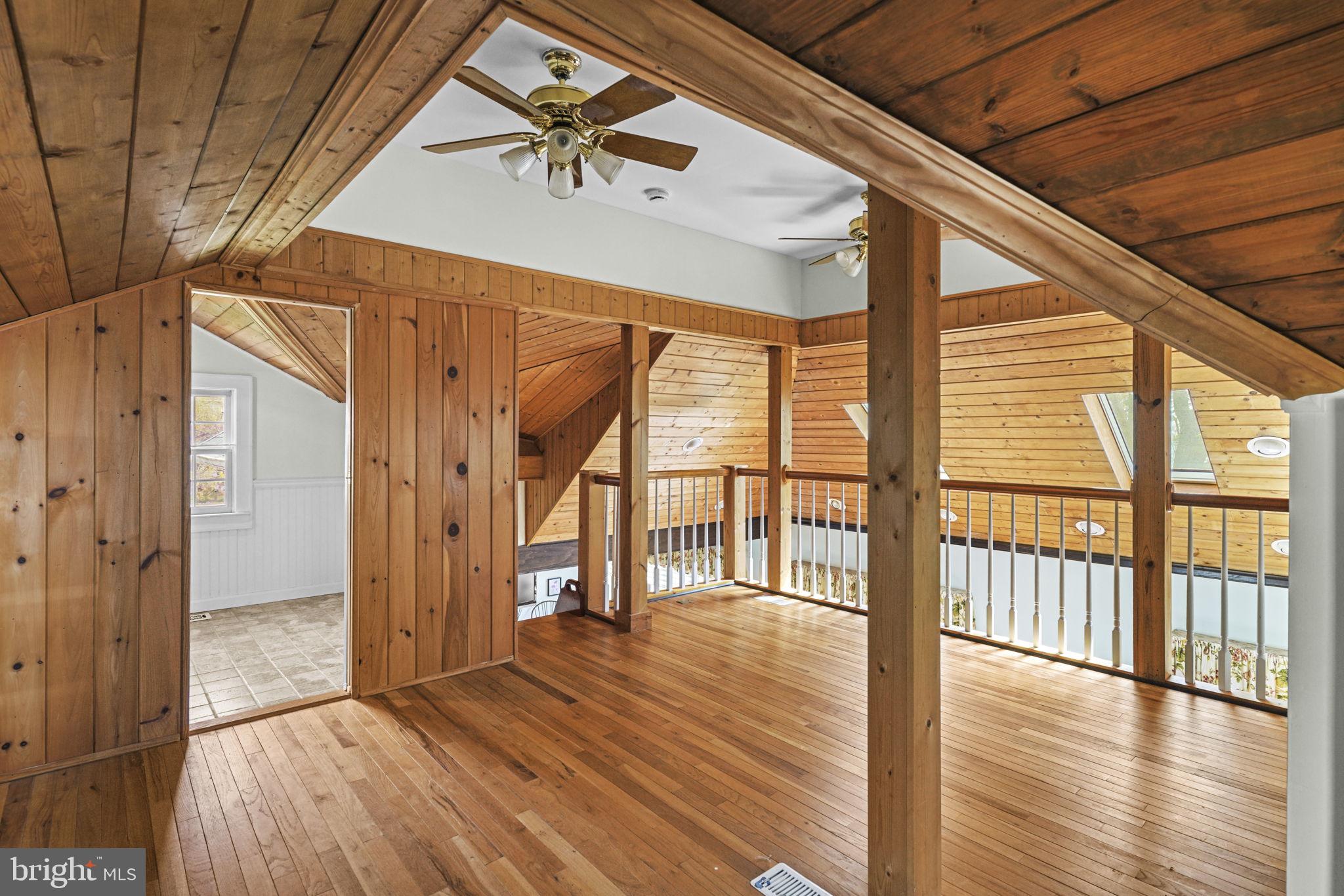 COLUMBIA BEACH - Residential