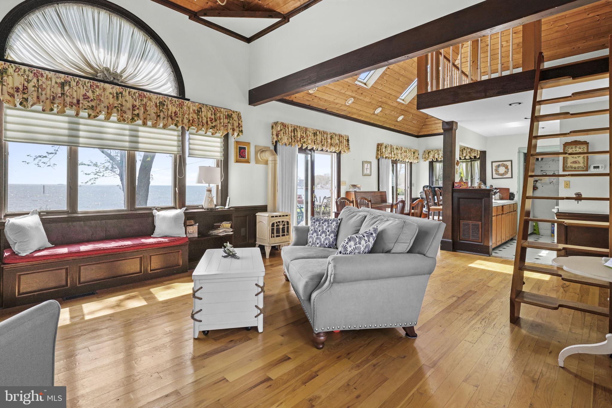 COLUMBIA BEACH - Residential