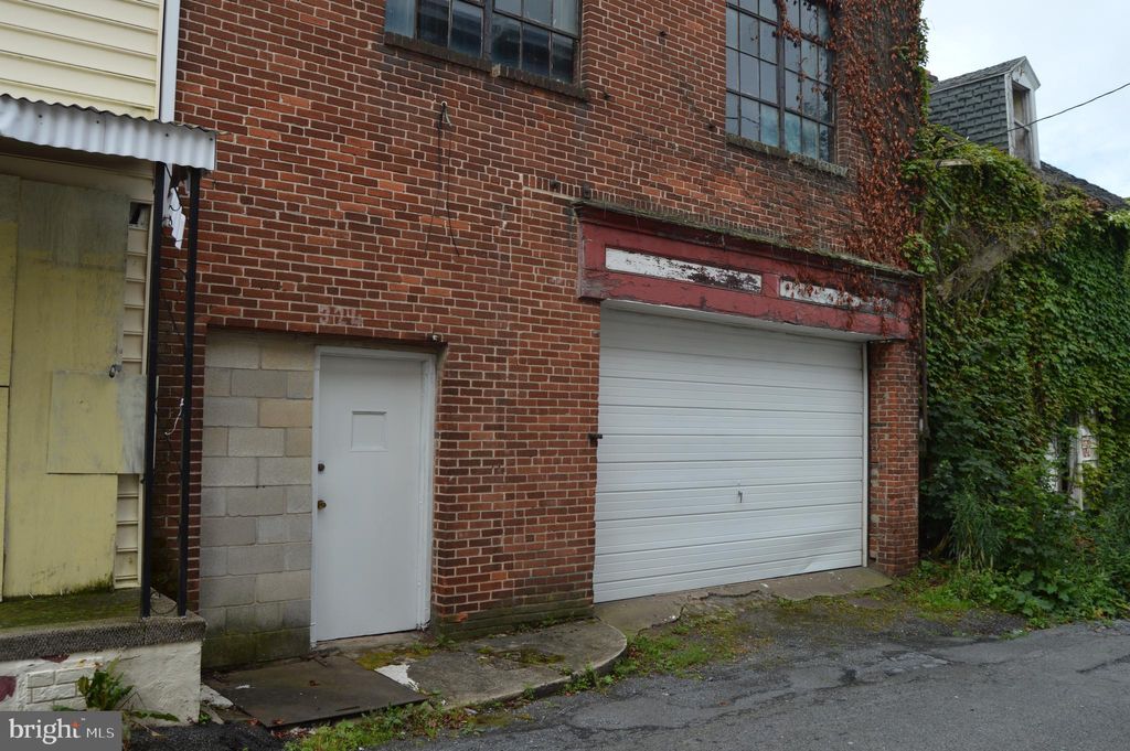 Photo of 324 - 326 W Penn Street, SHENANDOAH, PA 17976 (MLS # PASK2022278)