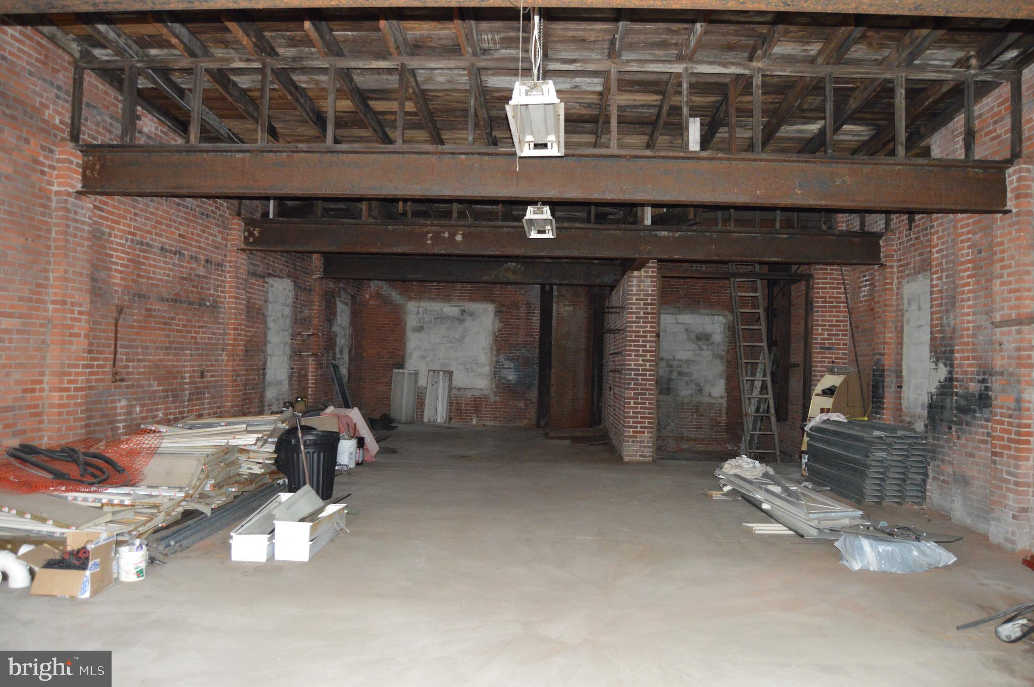324 W PENN STREET 326