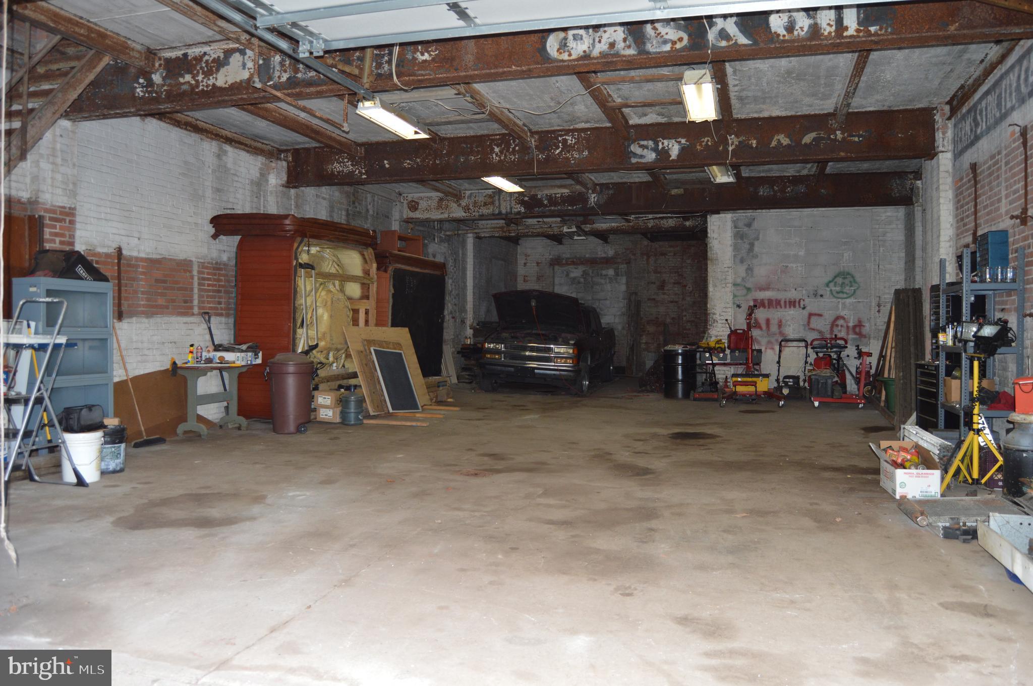 324 W PENN STREET 326