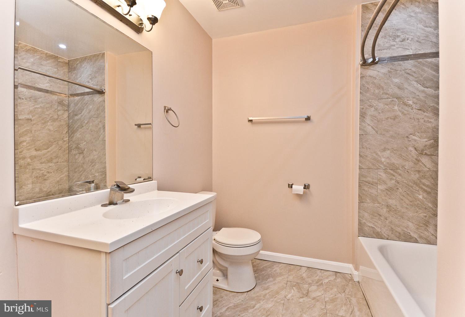 INDIAN CREEK - Residential Lease