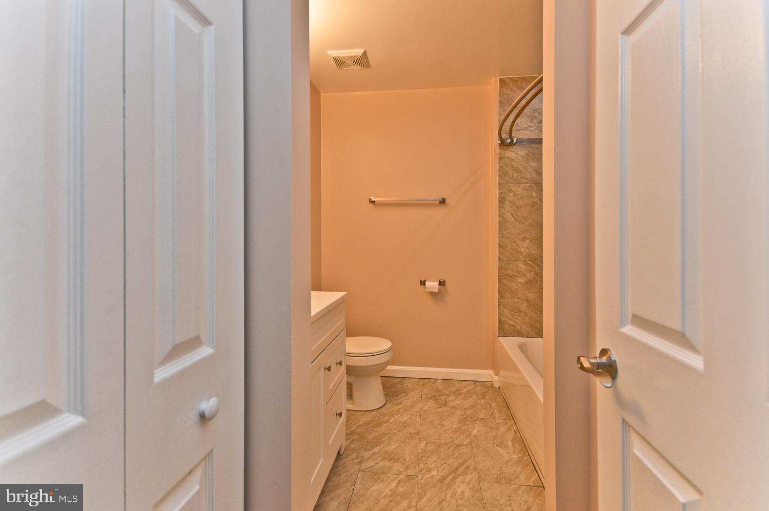 INDIAN CREEK - Residential Lease