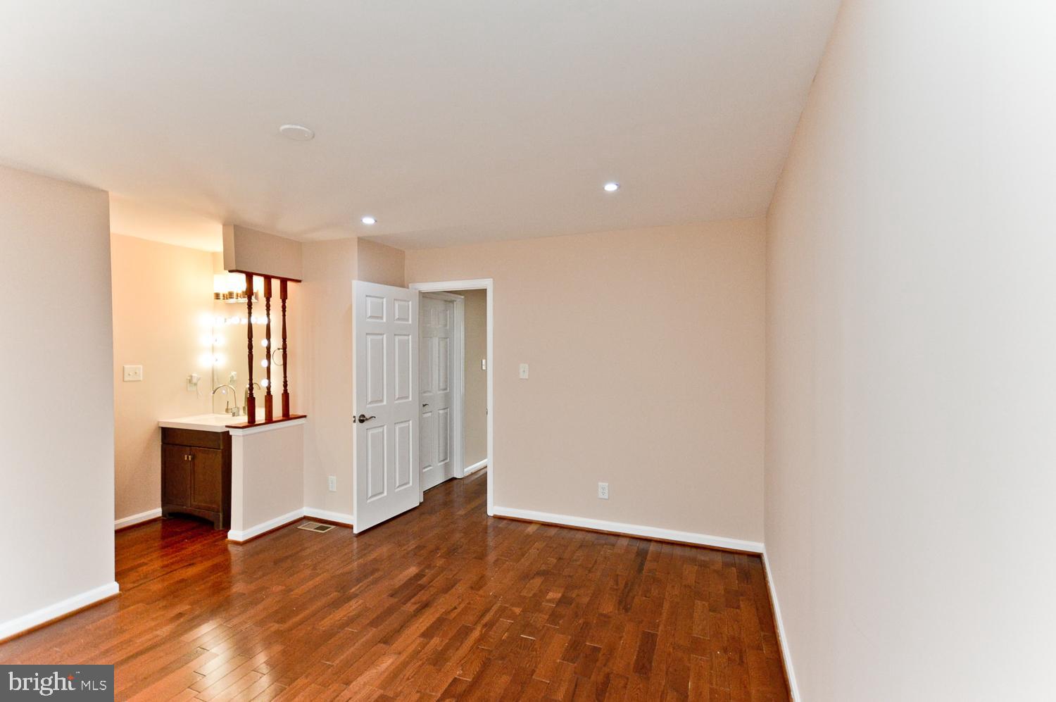 INDIAN CREEK - Residential Lease