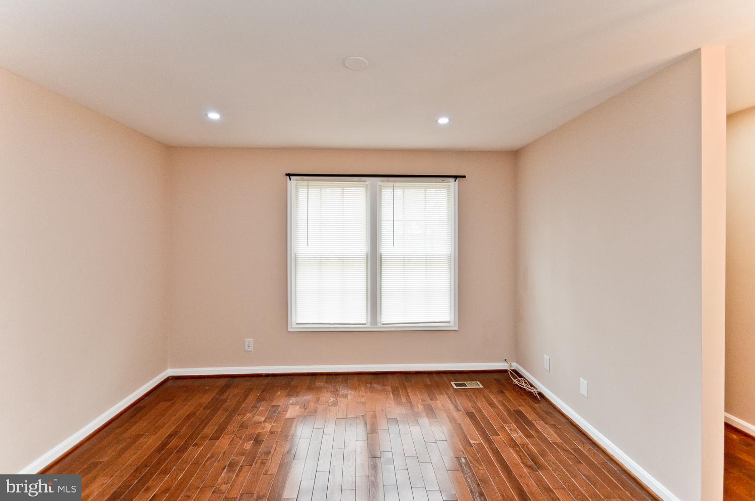 INDIAN CREEK - Residential Lease