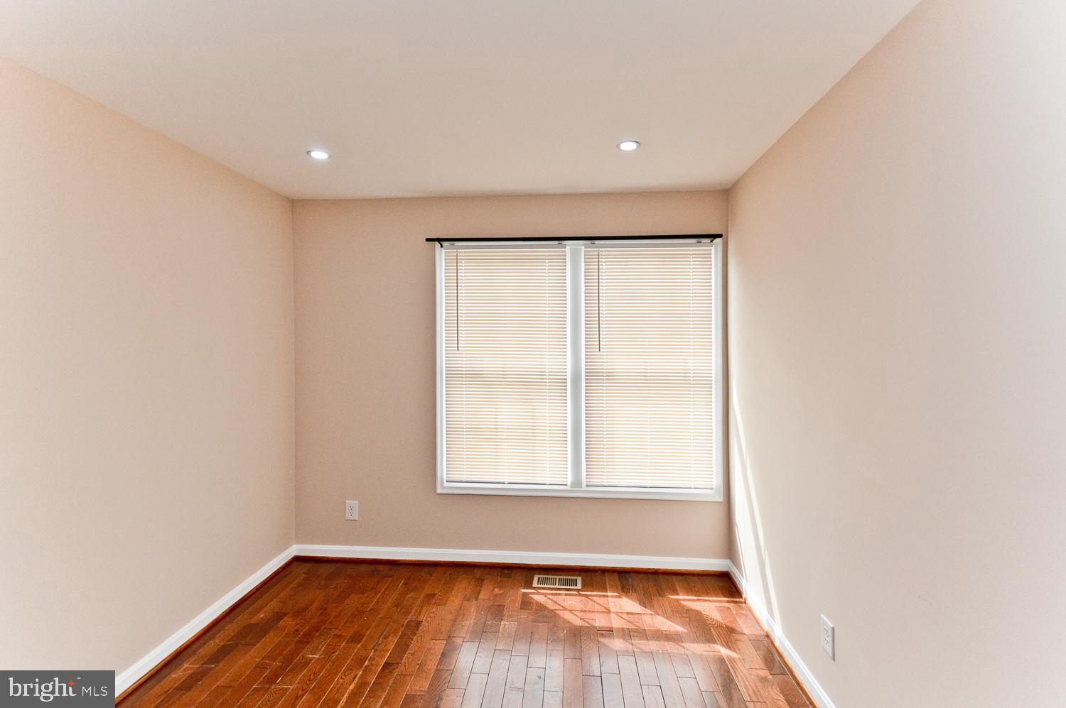 INDIAN CREEK - Residential Lease