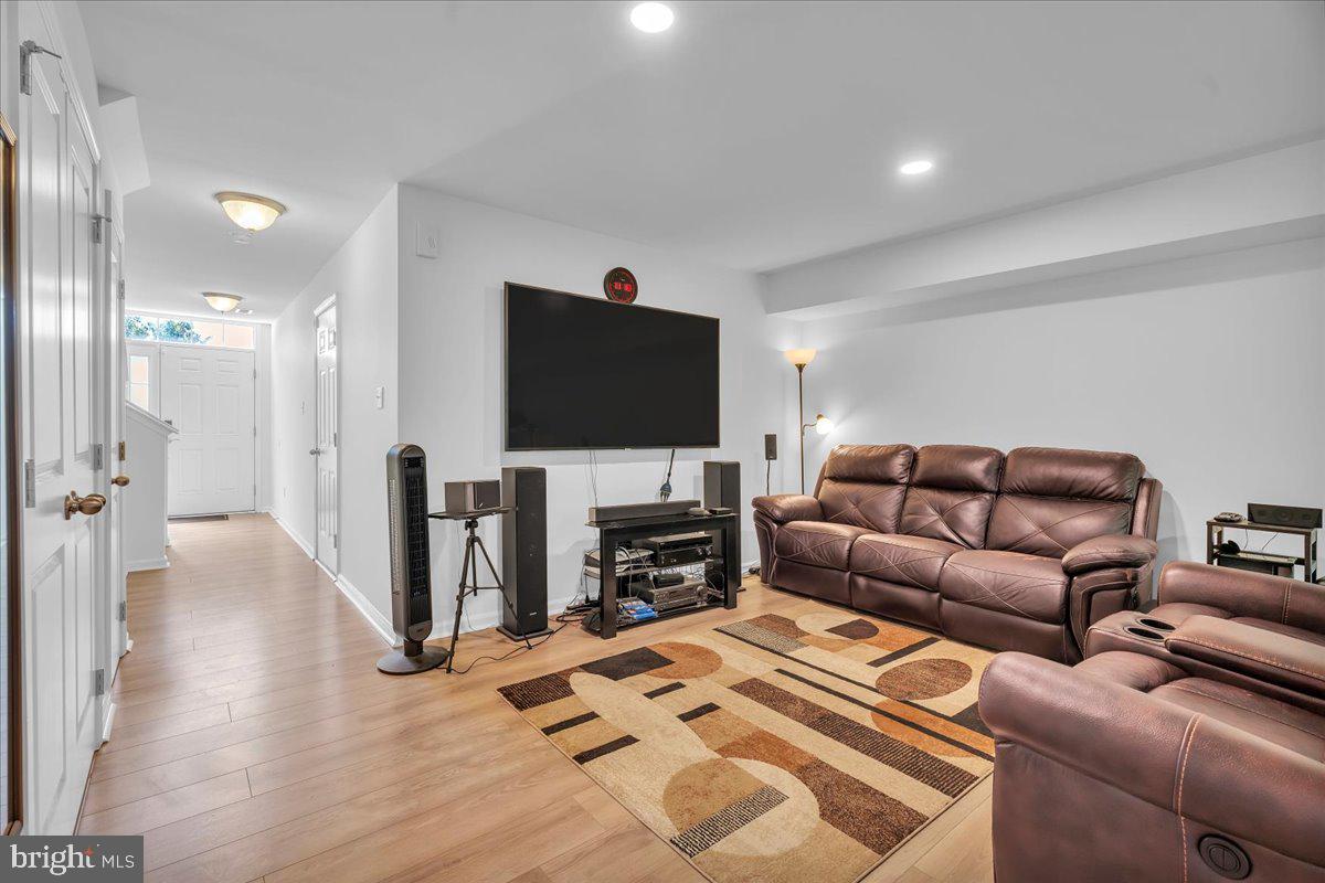 465 DOGWOOD DRIVE
