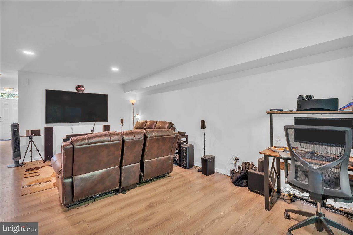 465 DOGWOOD DRIVE