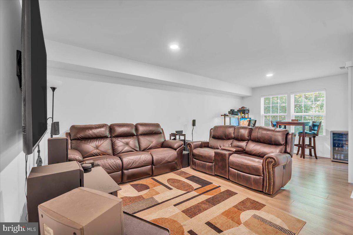 465 DOGWOOD DRIVE