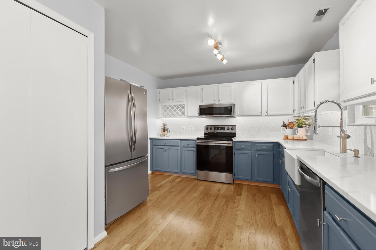 OAKS OF HARFORD - Residential