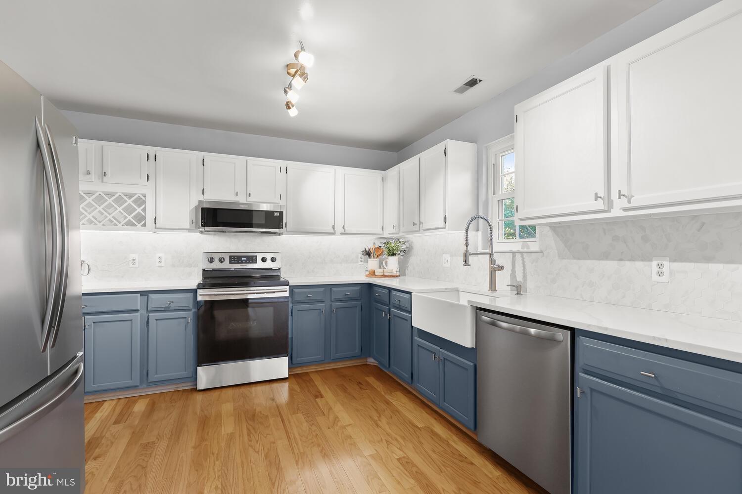 OAKS OF HARFORD - Residential