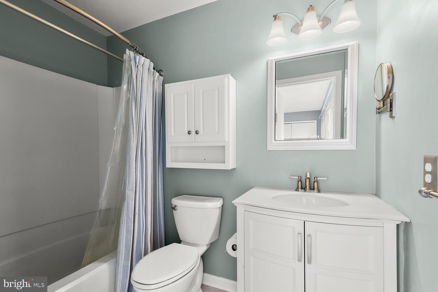 OAKS OF HARFORD - Residential