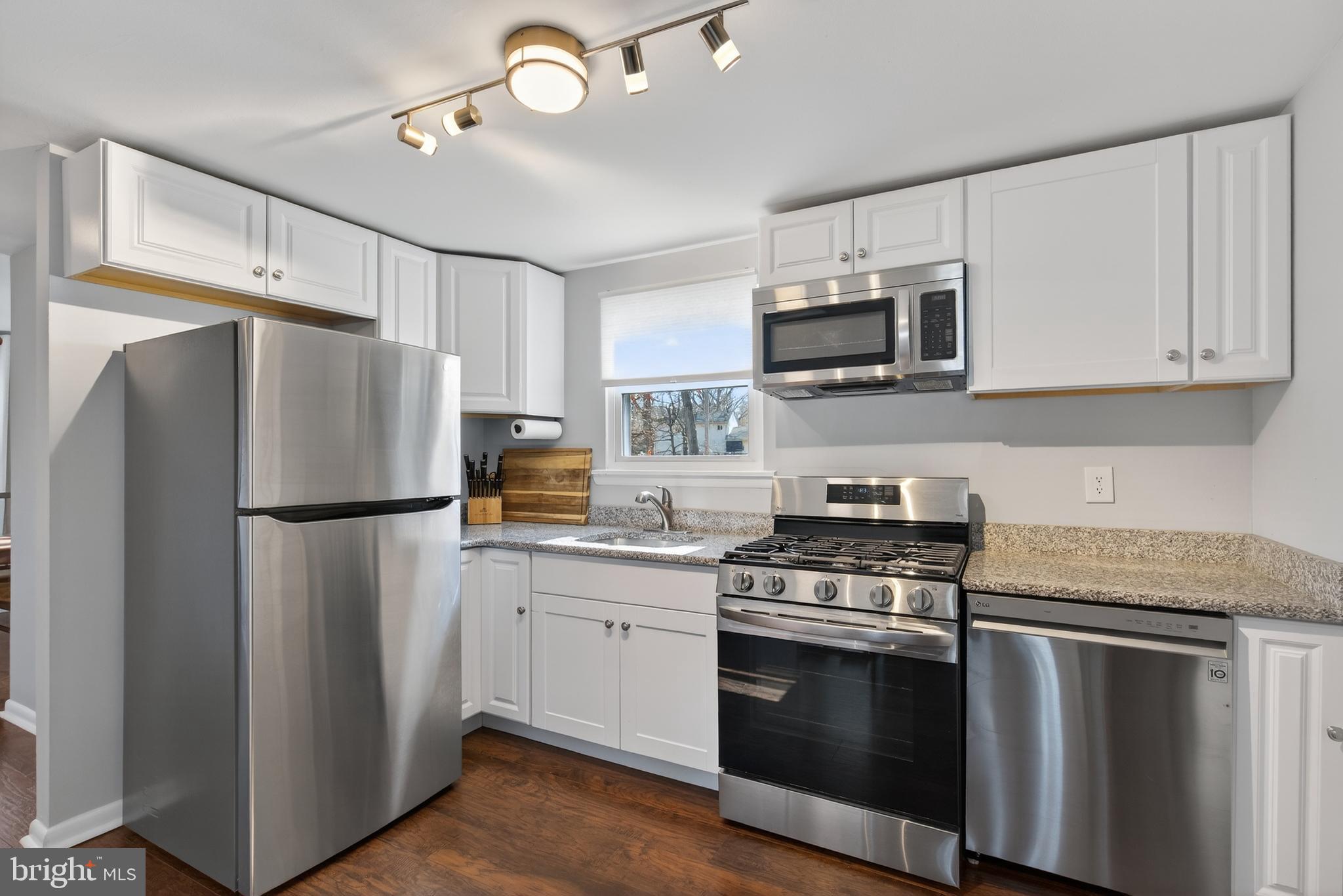 ABERDEEN HILLS - Residential