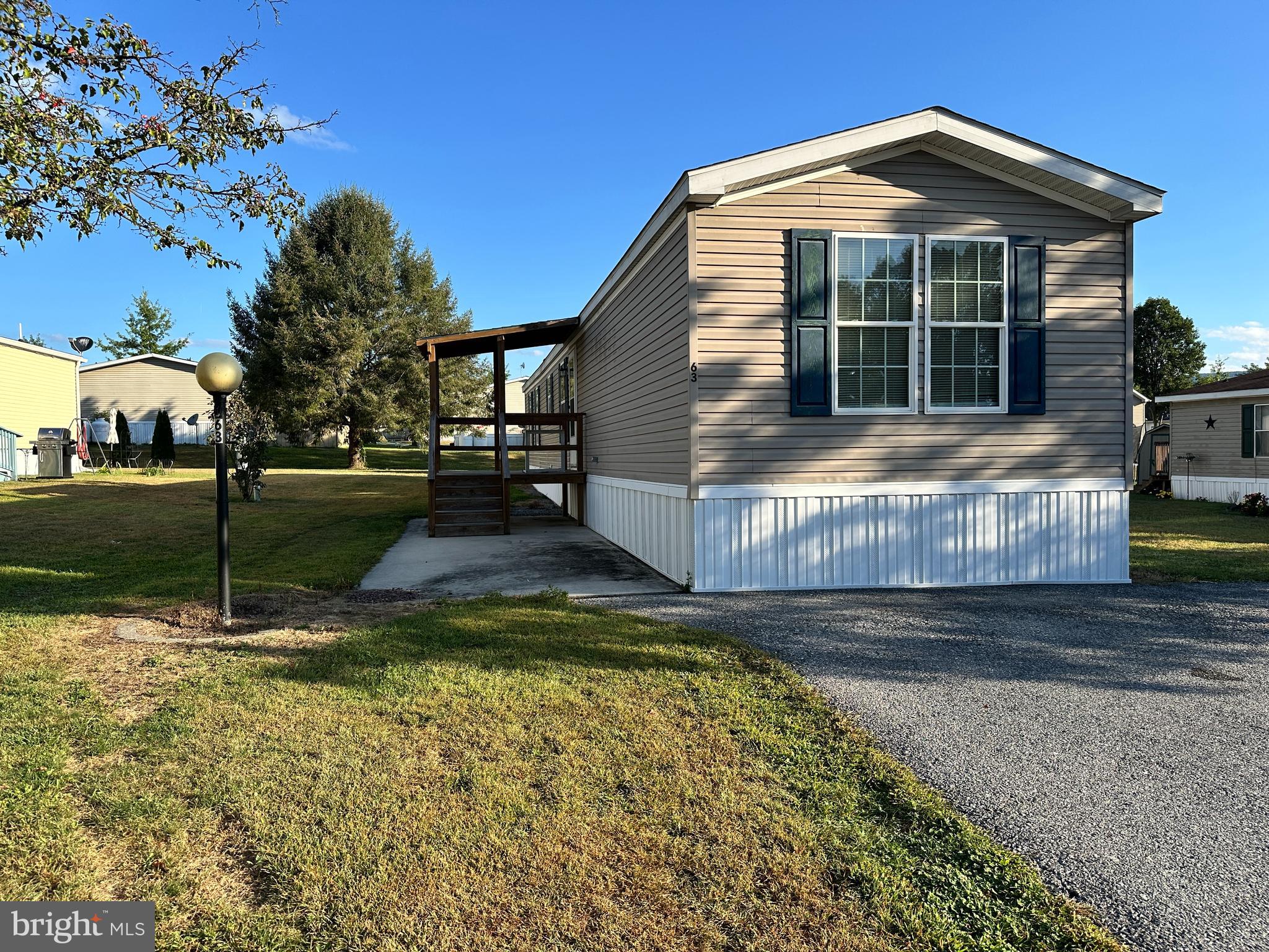 Welcome to this affordable and well-maintained 3 bedroom, 2 bath single wide mobile home located in the desirable Country View Estates community. Perfectly situated in the Big Spring School District, this home offers comfortable living.
Step inside to find a bright and functional layout featuring a spacious living area, and open floor plan kitchen with ample cabinet space. The primary bedroom includes a private full bath, while the two additional bedrooms share a second full bathroom.
Outside, enjoy a manageable yard space perfect for relaxing. The home sits in a beautiful community with well-kept surroundings and a peaceful country feel.
Whether you're a first-time buyer or downsizing, this home delivers great value in a sought-after location. Schedule your showing today!