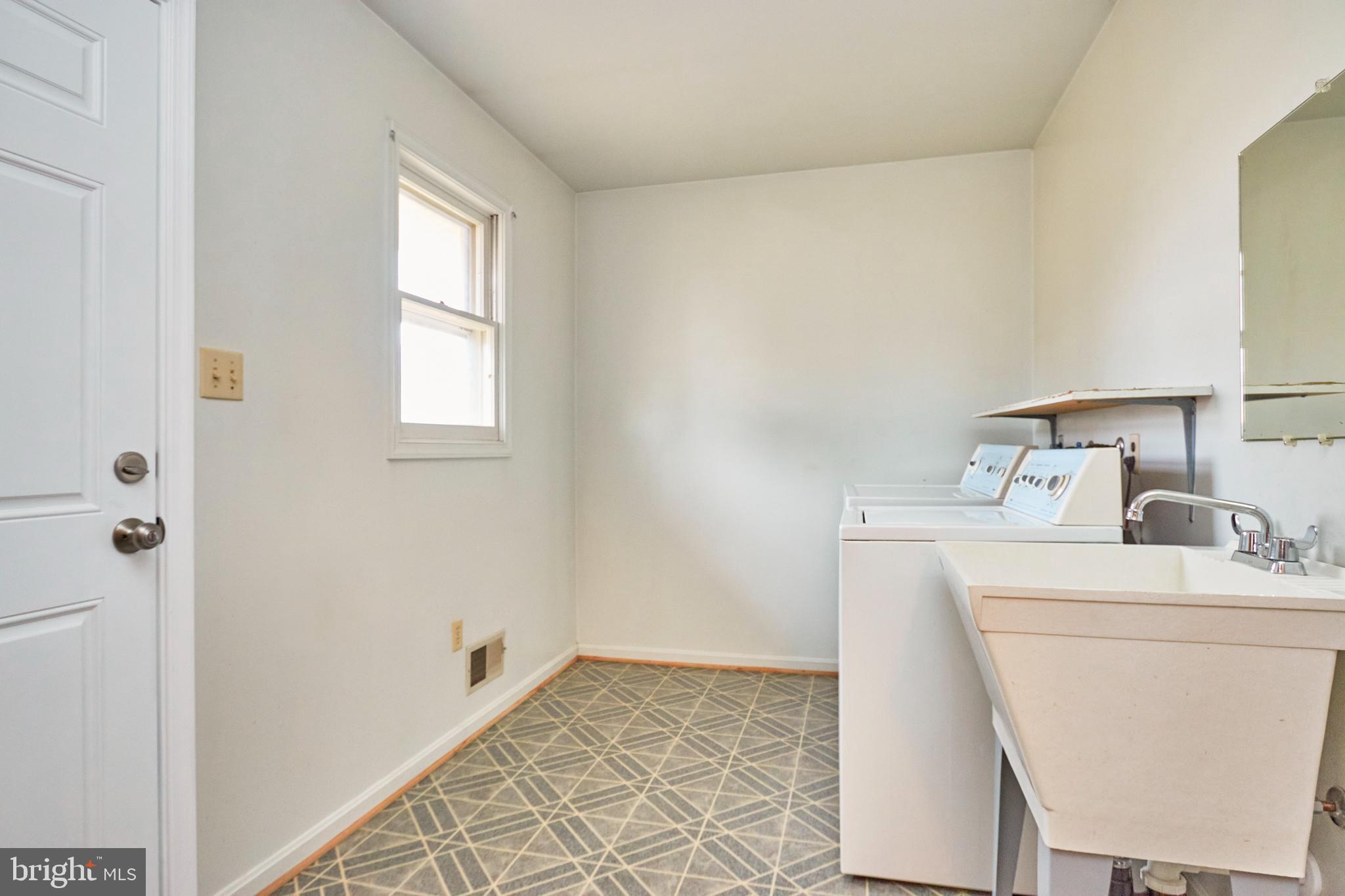 GYPSUM HILL - Residential