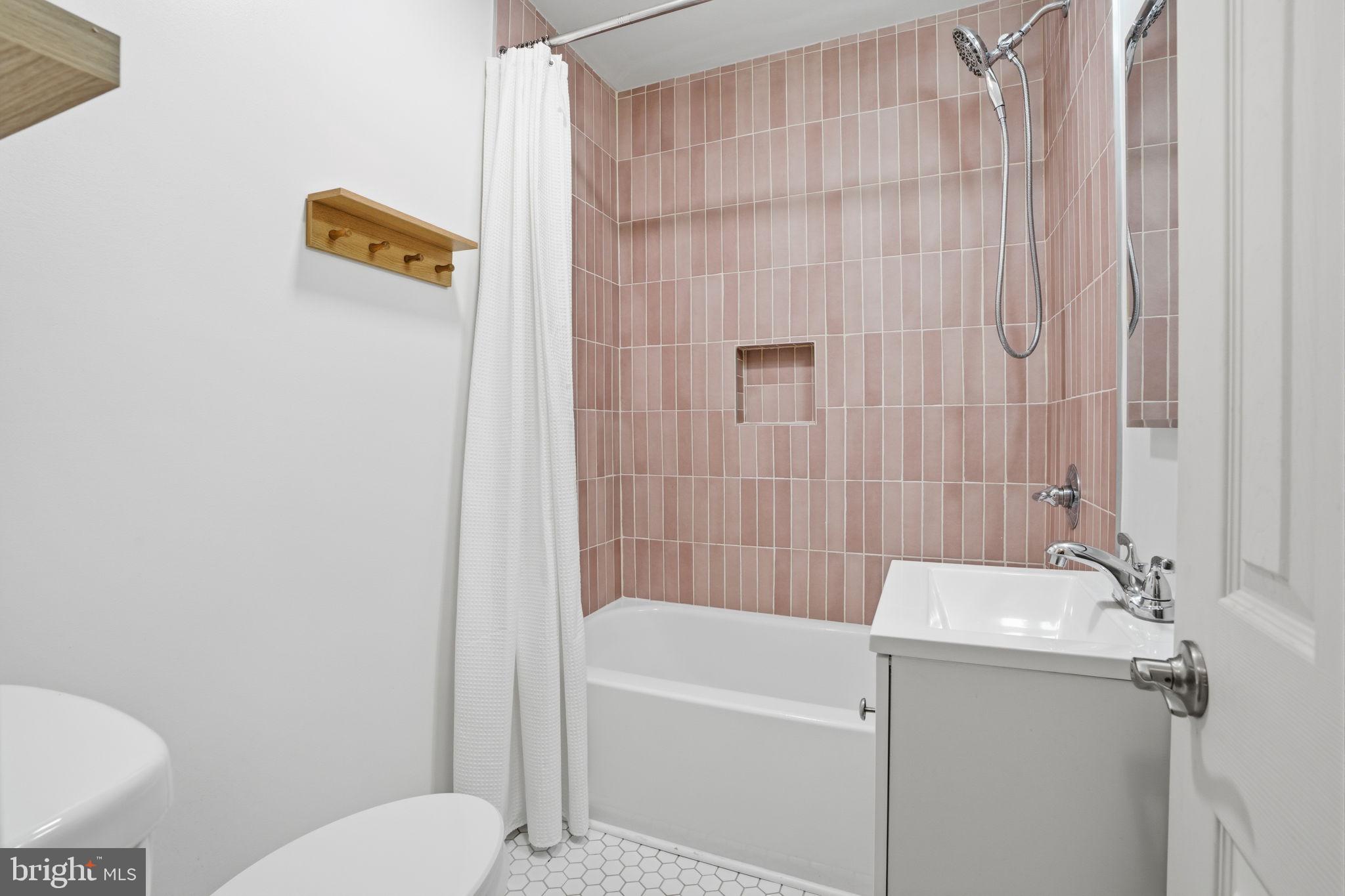 LANGHORNE GABLES - Residential