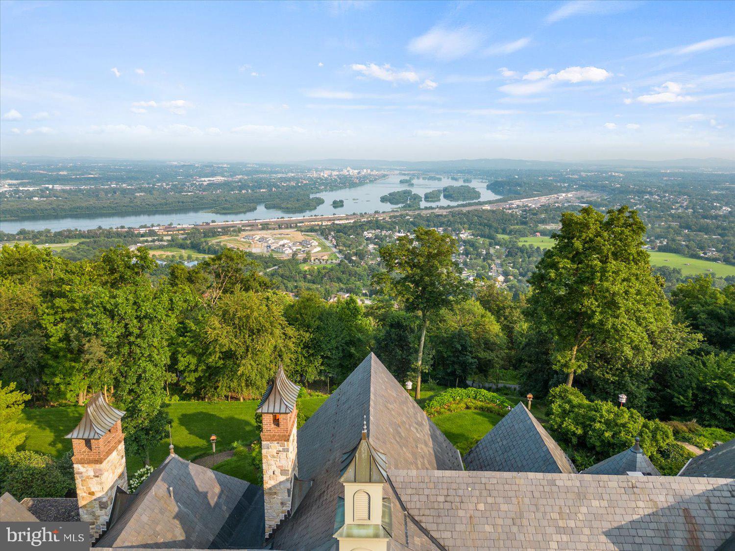 RIVER BEND - Residential