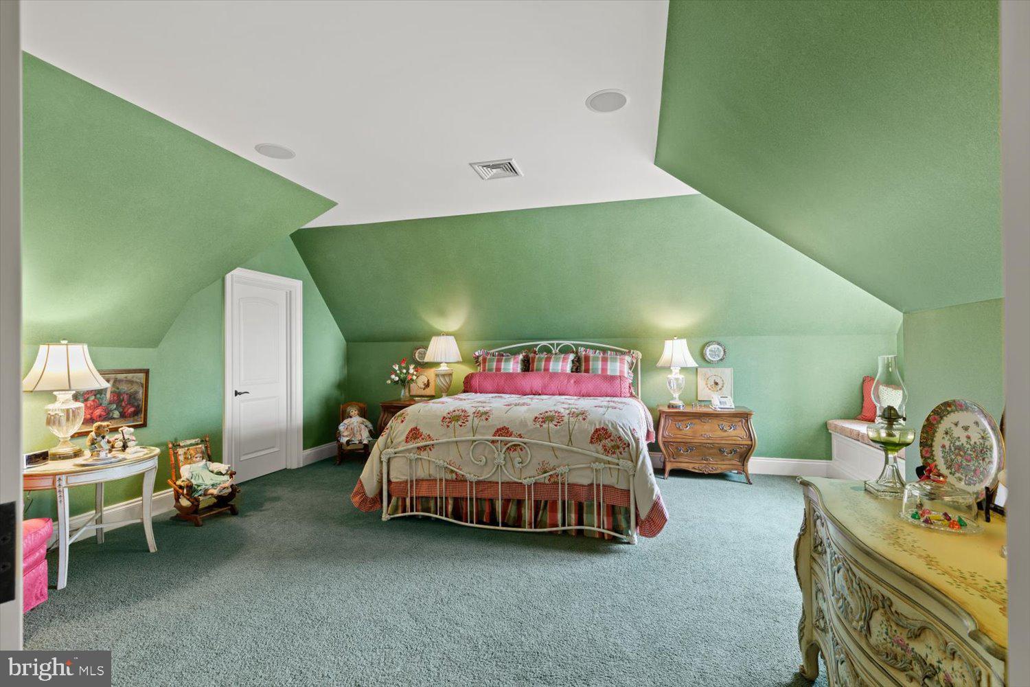 RIVER BEND - Residential