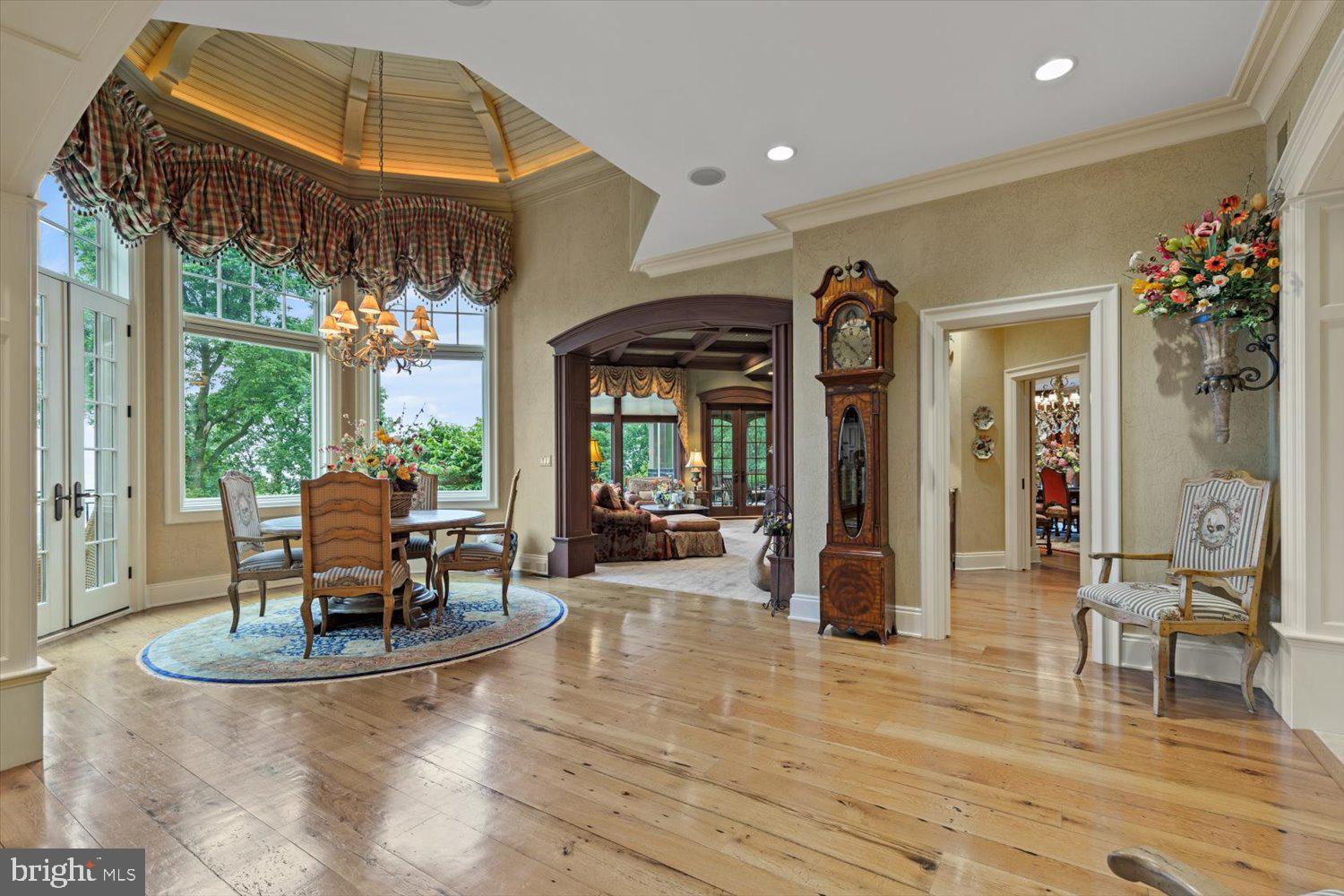 RIVER BEND - Residential