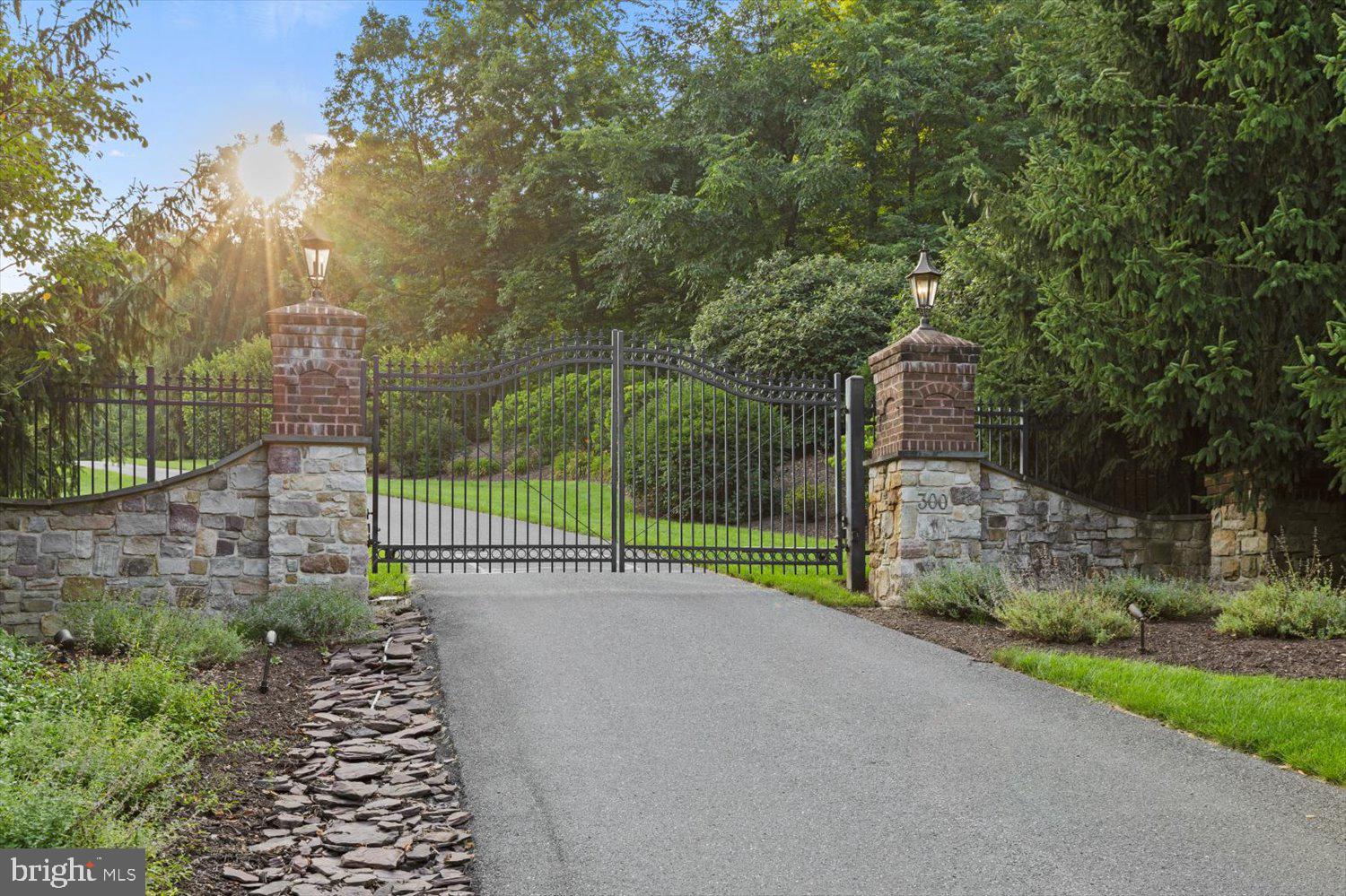 RIVER BEND - Residential