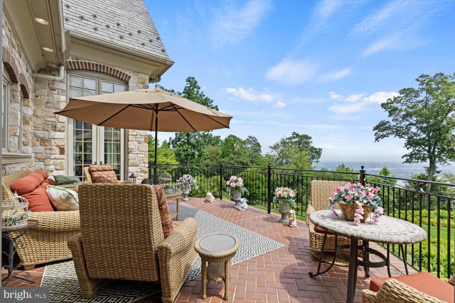 RIVER BEND - Residential