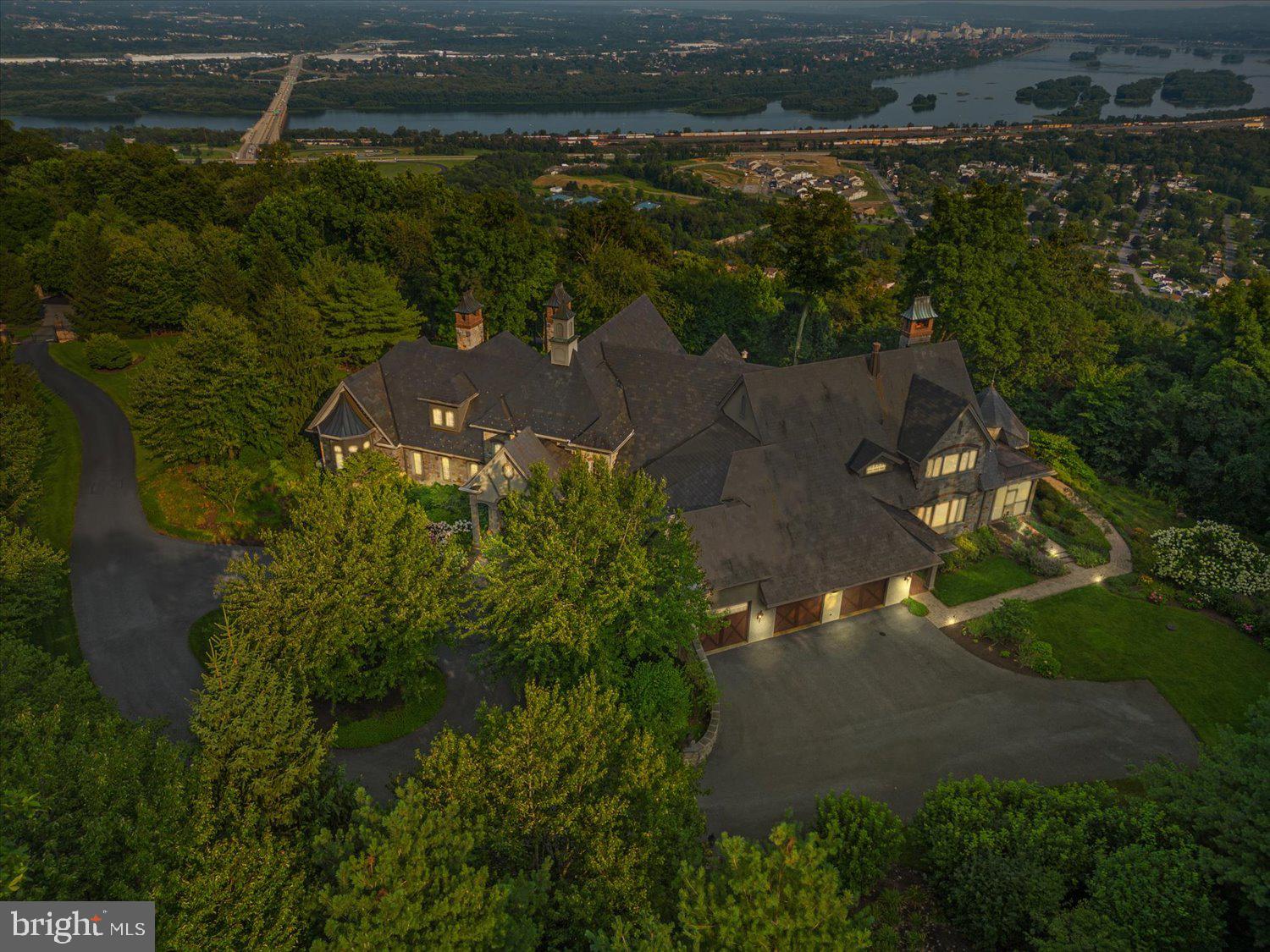 RIVER BEND - Residential