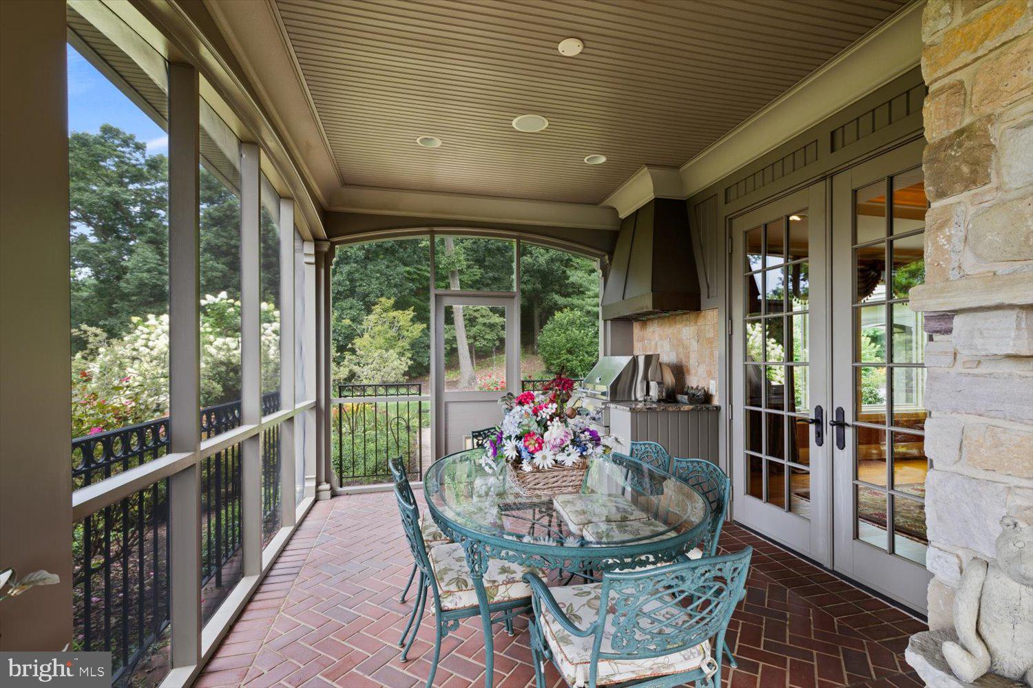 RIVER BEND - Residential