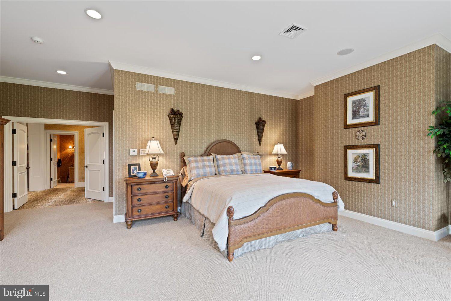 RIVER BEND - Residential